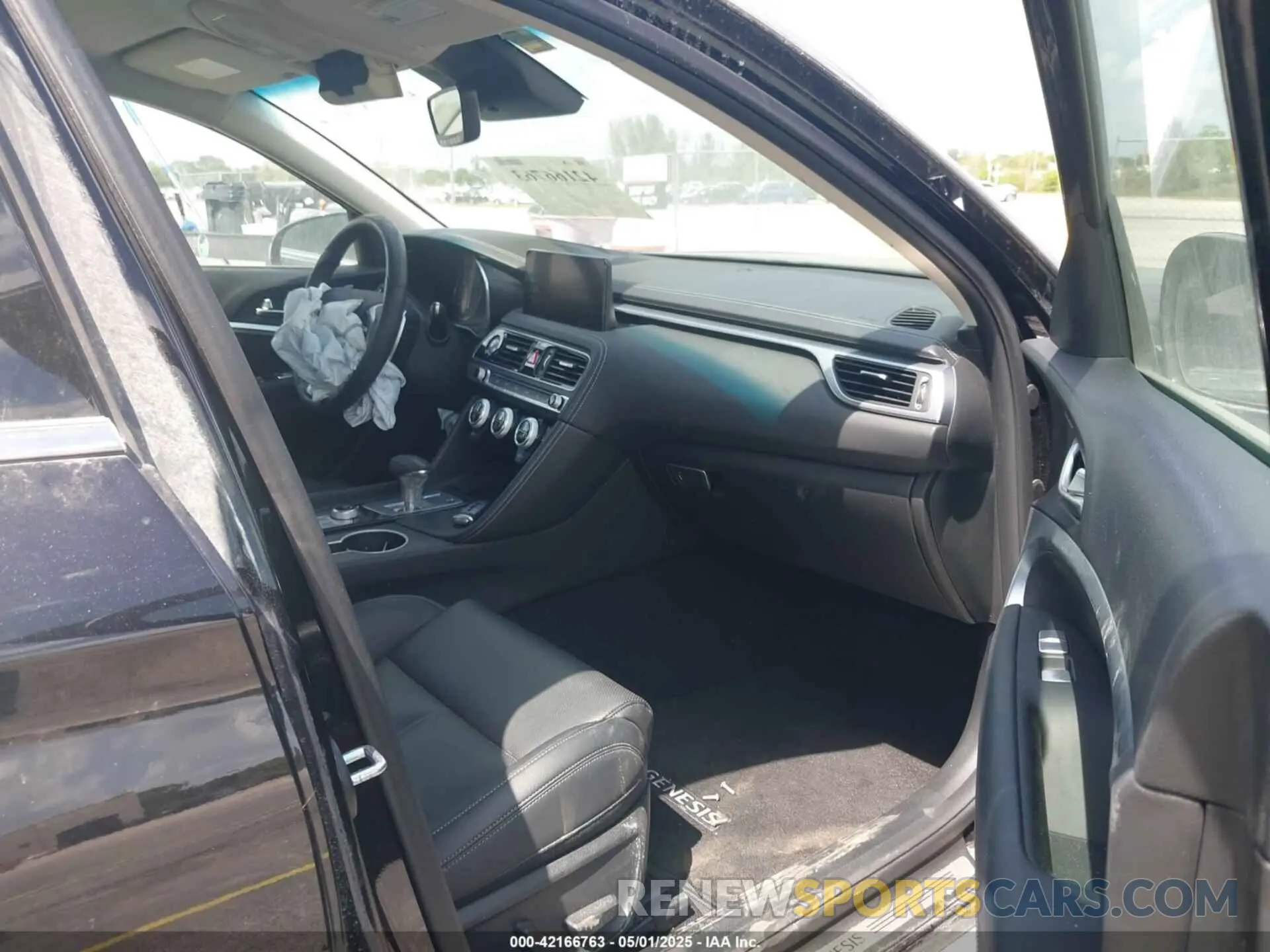 5 Photograph of a damaged car KMTG34TA3PU129713 GENESIS G70 2023