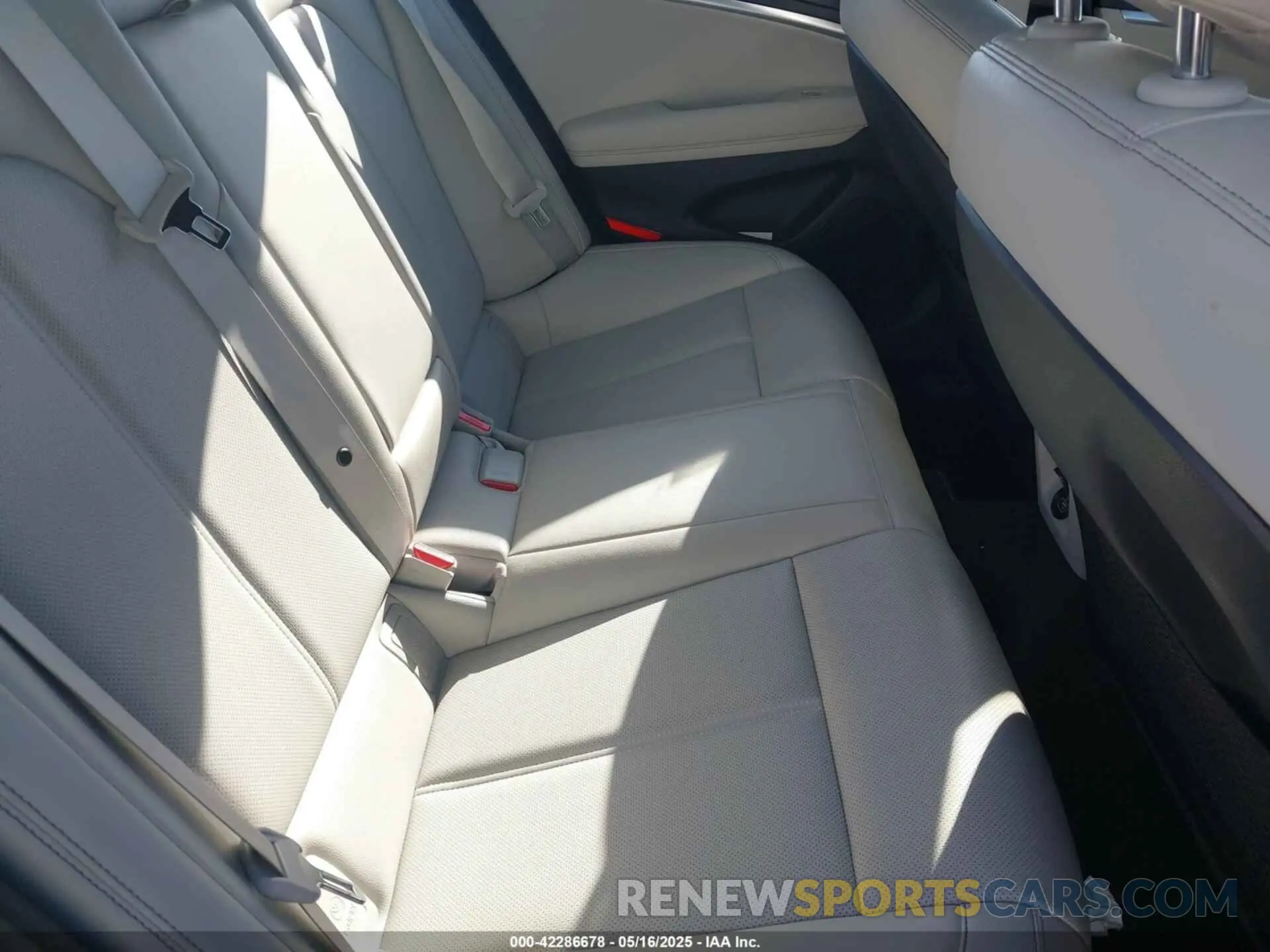 8 Photograph of a damaged car KMTG34TA3PU131624 GENESIS G70 2023