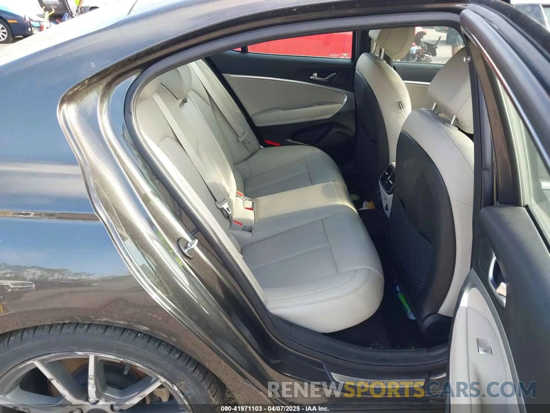 8 Photograph of a damaged car KMTG34TA4PU126965 GENESIS G70 2023