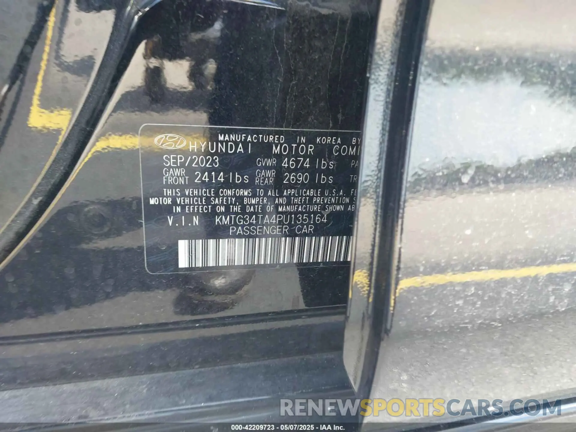 9 Photograph of a damaged car KMTG34TA4PU135164 GENESIS G70 2023