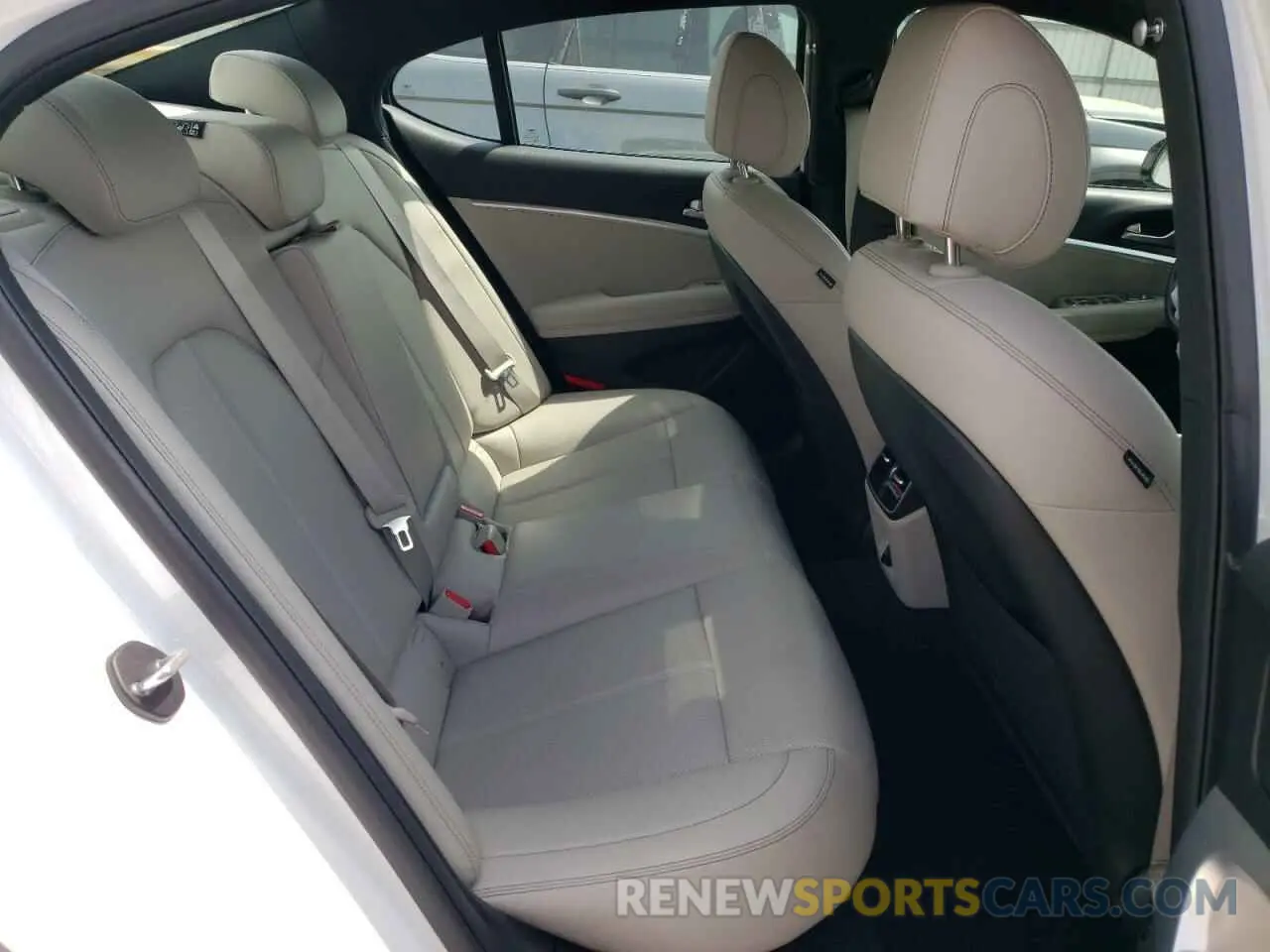 10 Photograph of a damaged car KMTG34TA6PU131925 GENESIS G70 2023