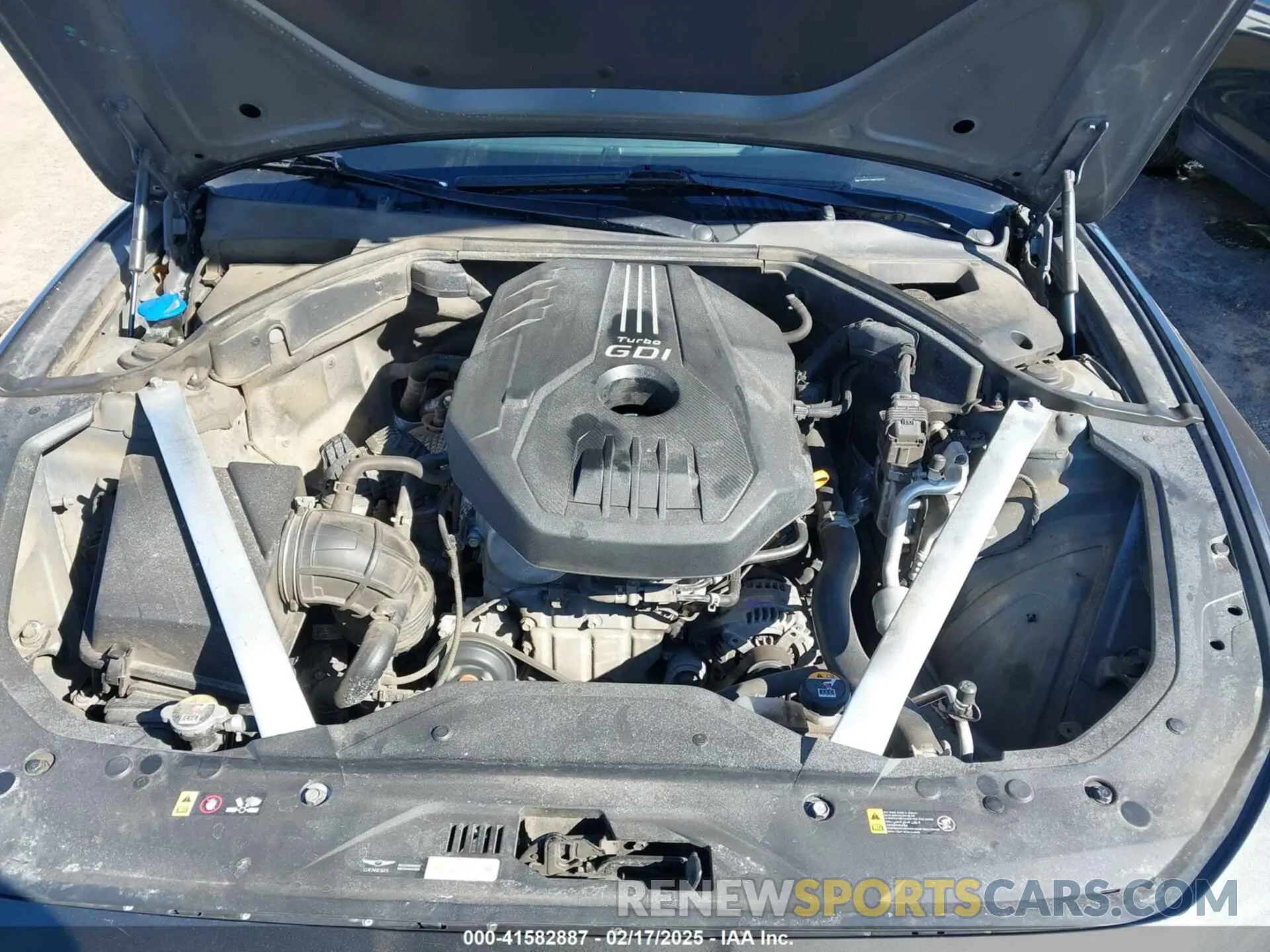 10 Photograph of a damaged car KMTG34TA9PU109174 GENESIS G70 2023