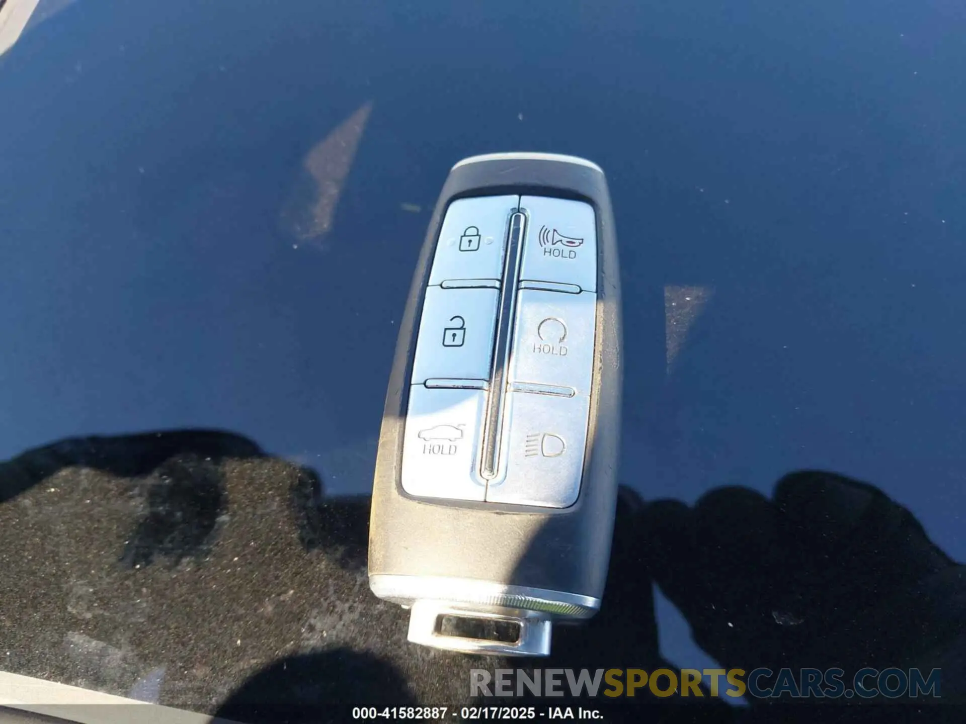 11 Photograph of a damaged car KMTG34TA9PU109174 GENESIS G70 2023