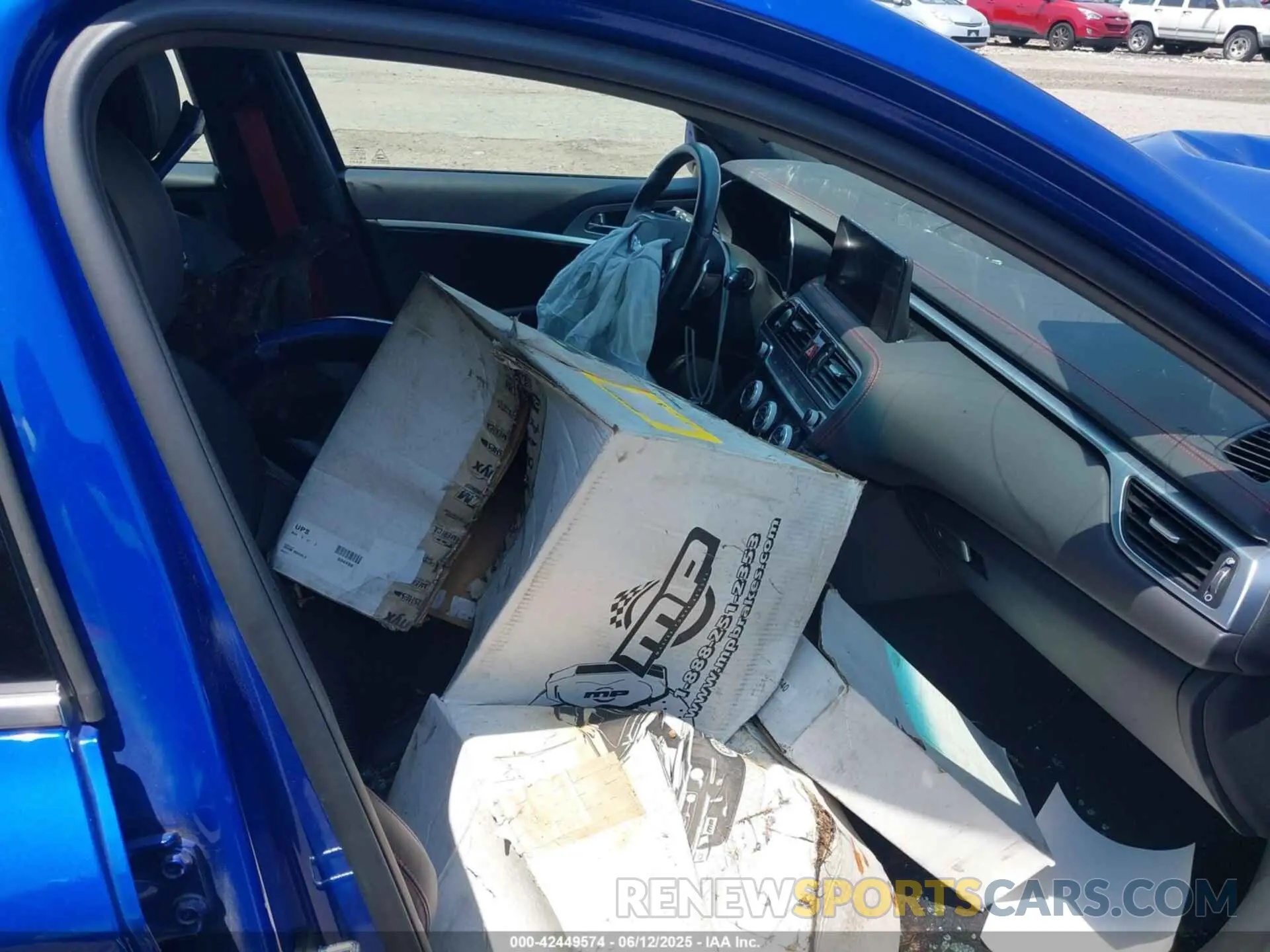 5 Photograph of a damaged car KMTG34TAXPU112892 GENESIS G70 2023