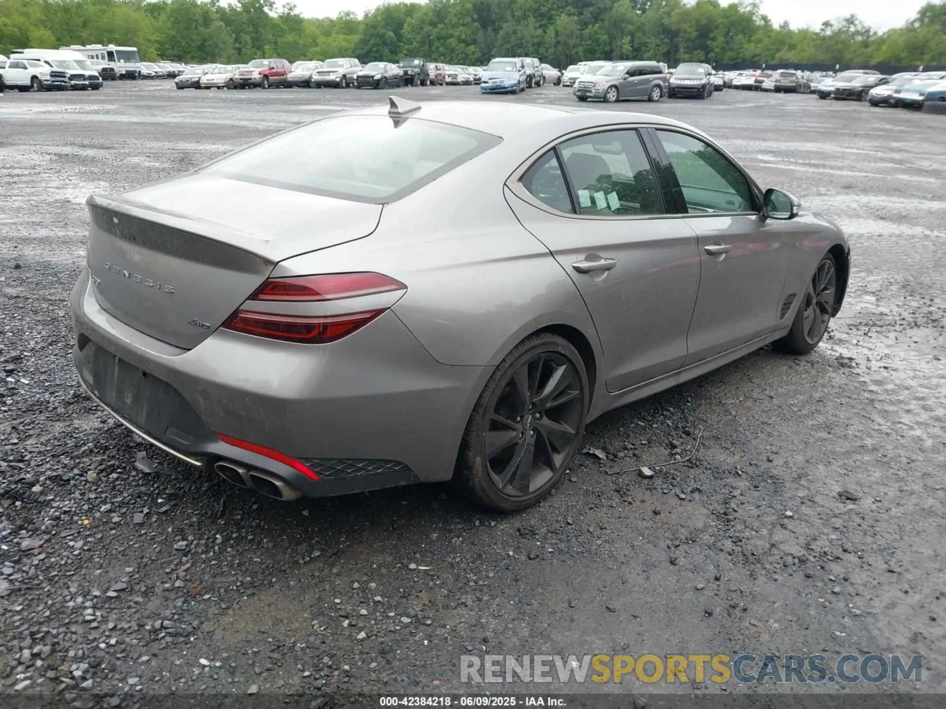 4 Photograph of a damaged car KMTG34TAXPU115811 GENESIS G70 2023