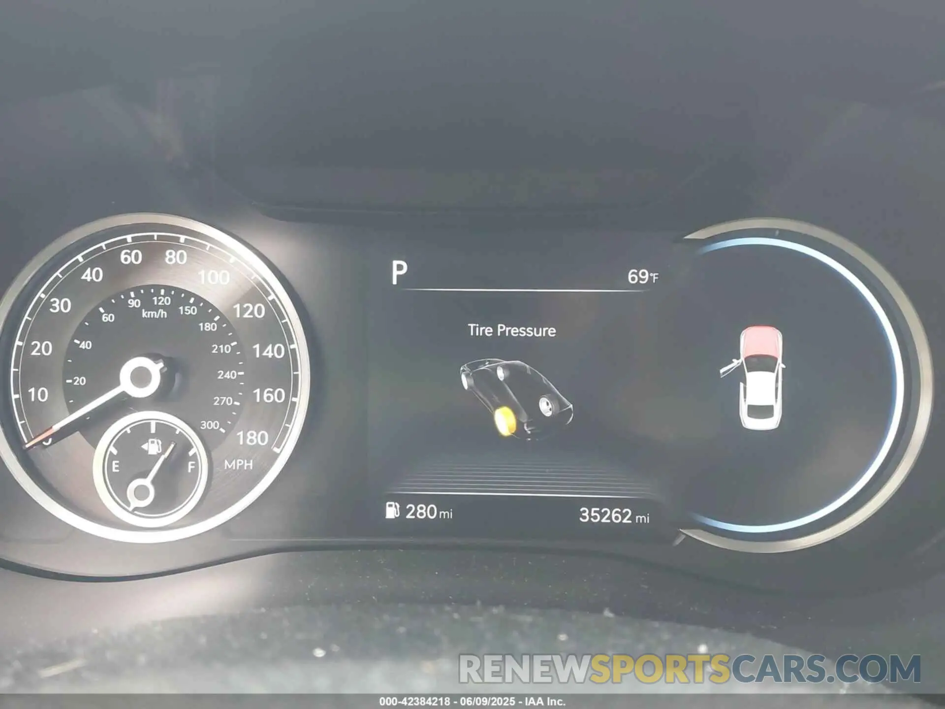 7 Photograph of a damaged car KMTG34TAXPU115811 GENESIS G70 2023