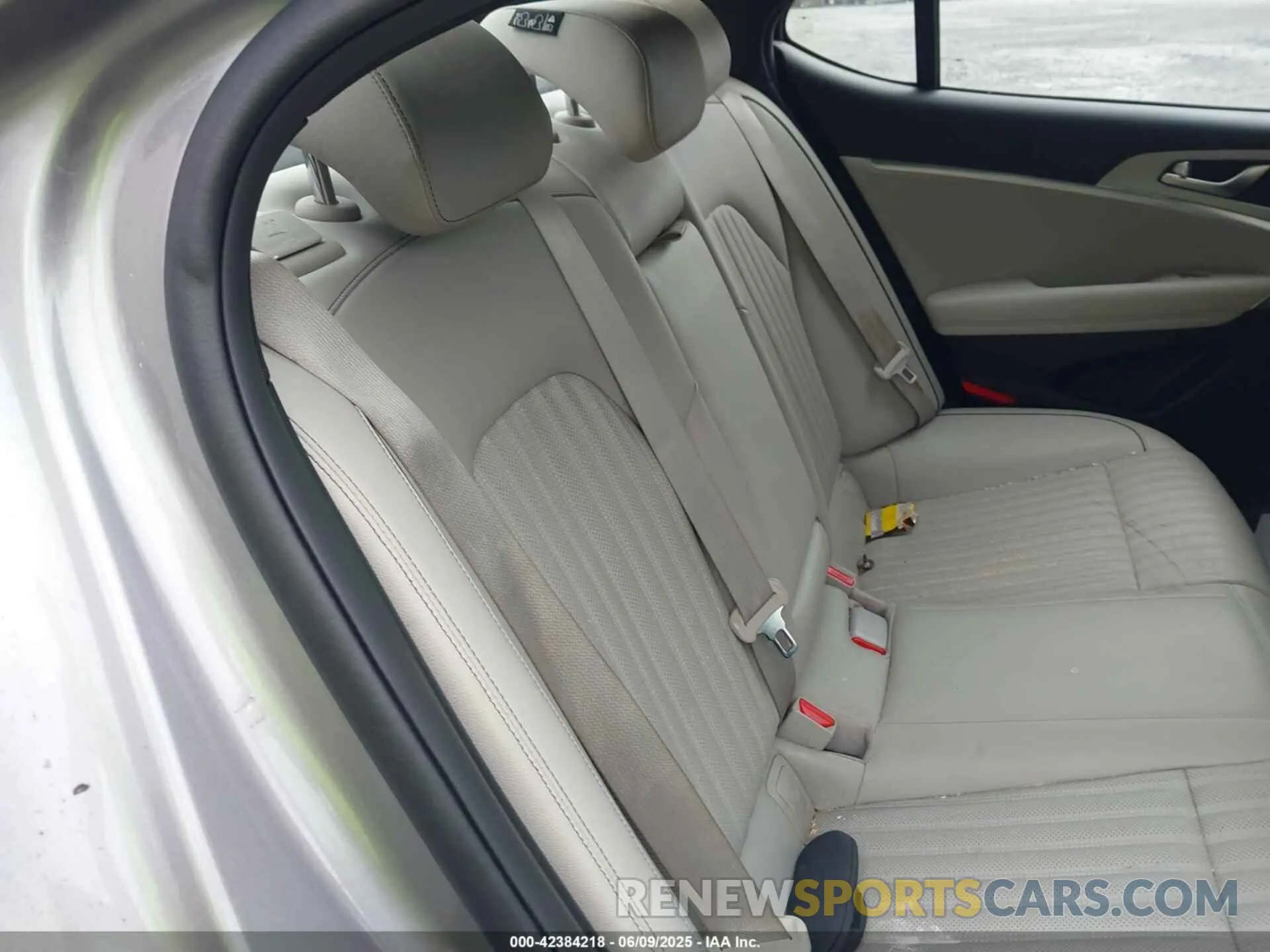 8 Photograph of a damaged car KMTG34TAXPU115811 GENESIS G70 2023