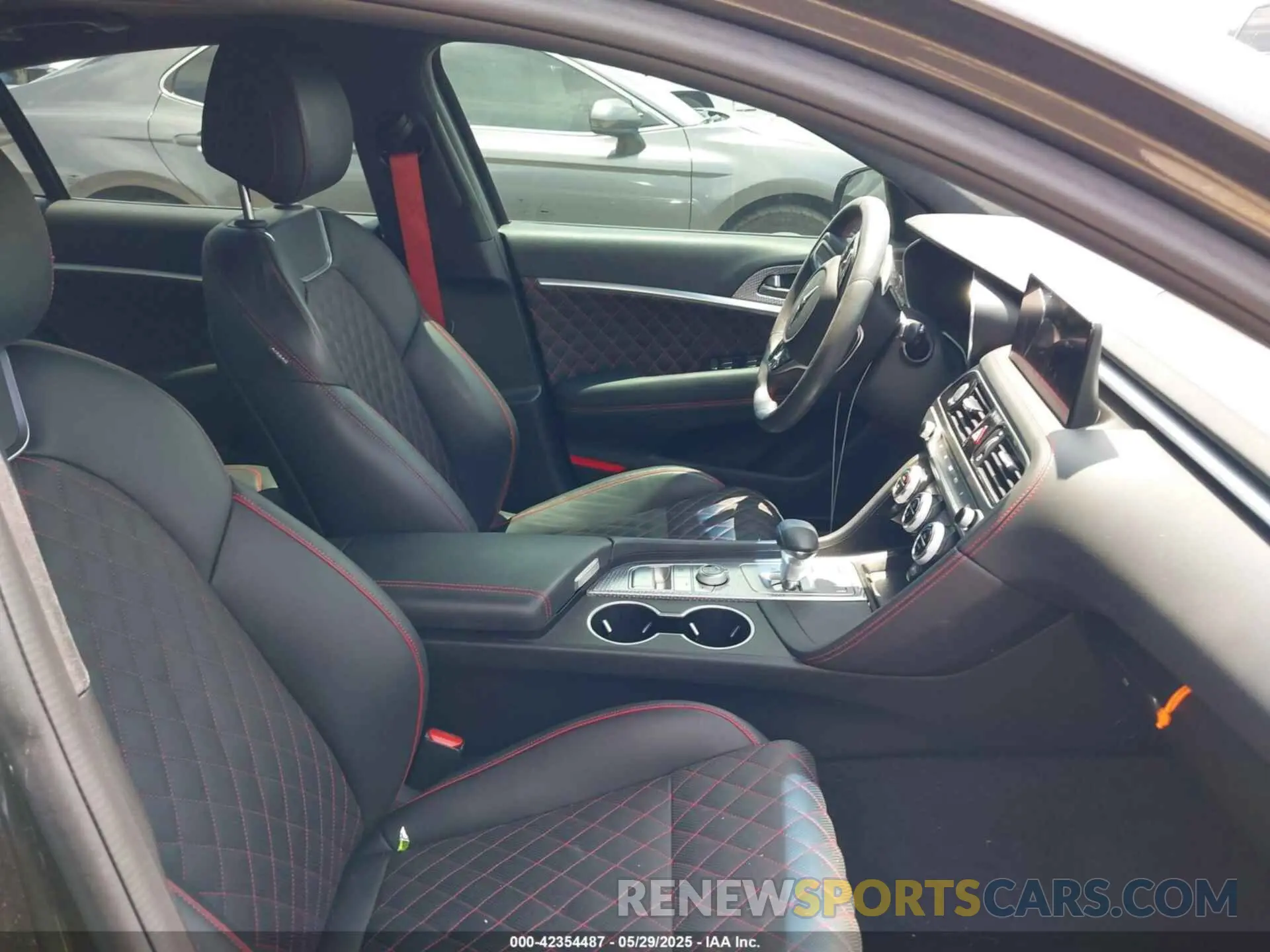 5 Photograph of a damaged car KMTG54TE0PU135594 GENESIS G70 2023