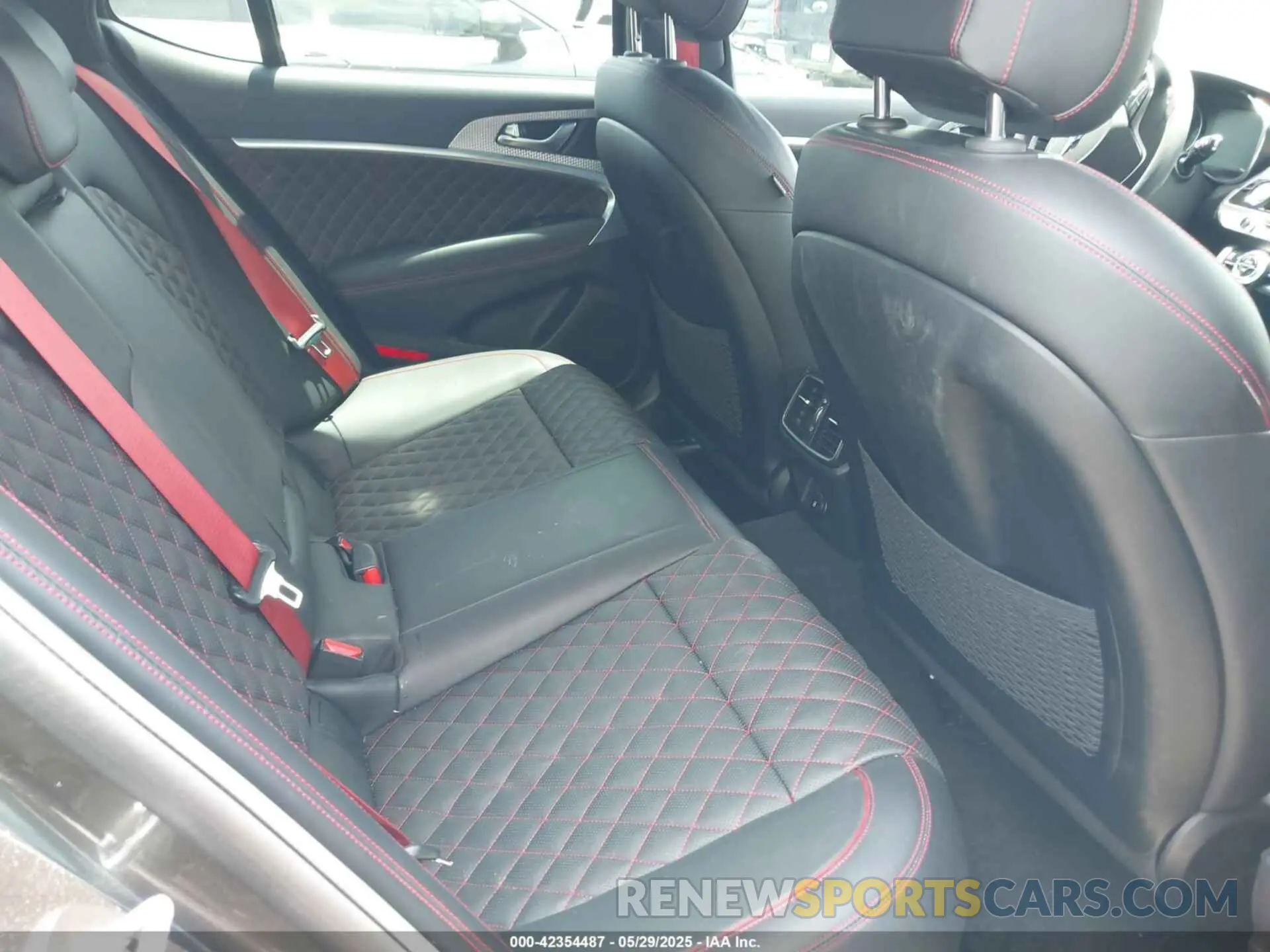 8 Photograph of a damaged car KMTG54TE0PU135594 GENESIS G70 2023