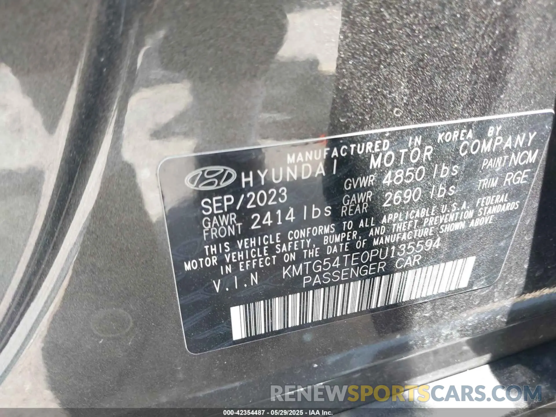9 Photograph of a damaged car KMTG54TE0PU135594 GENESIS G70 2023