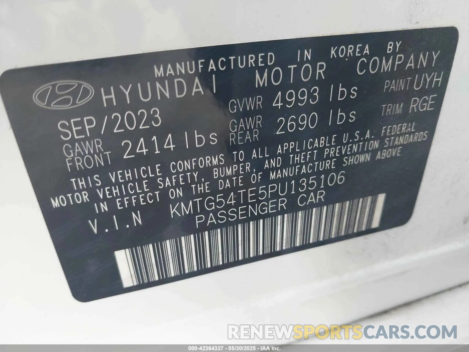 9 Photograph of a damaged car KMTG54TE5PU135106 GENESIS G70 2023
