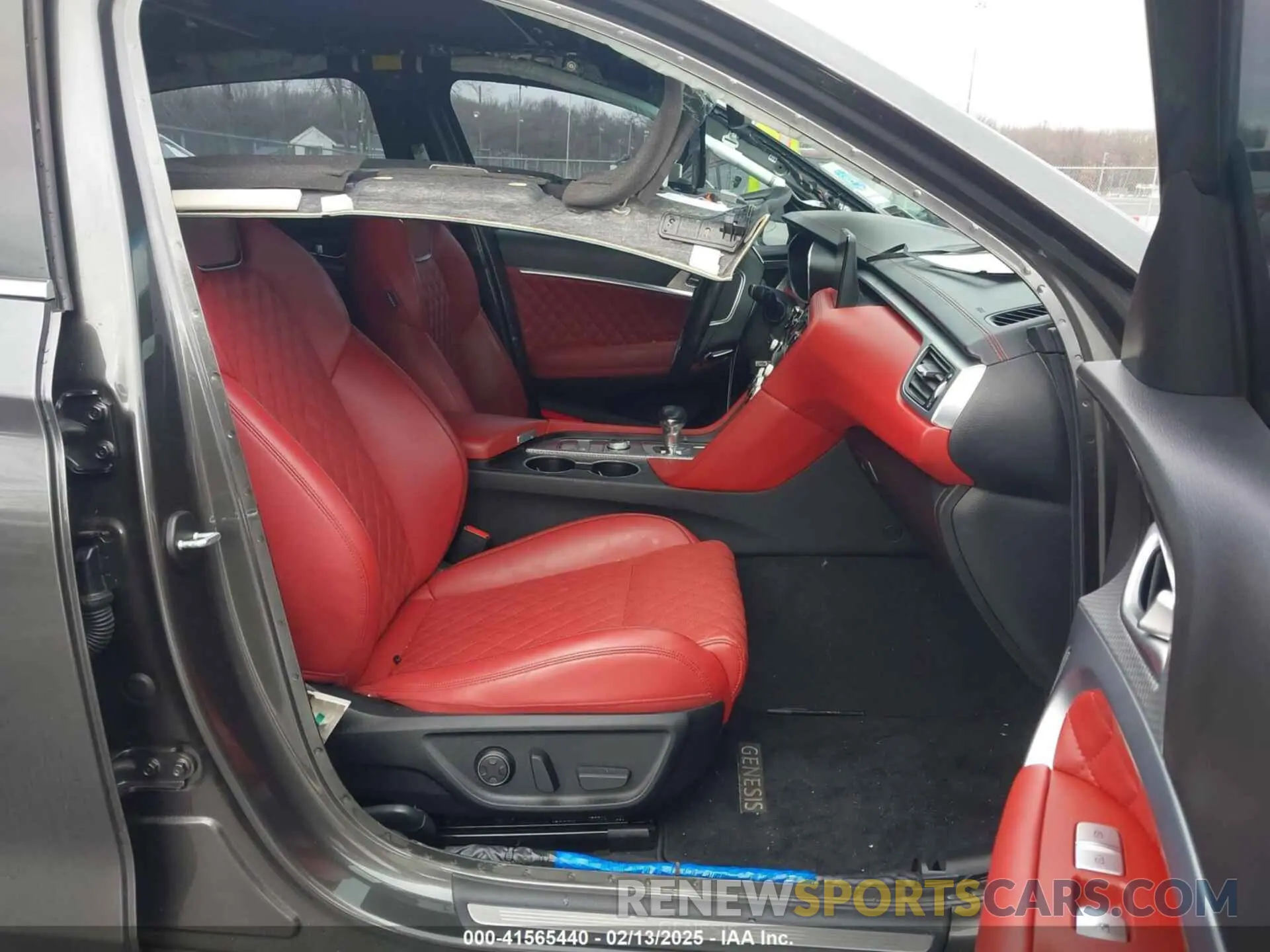 5 Photograph of a damaged car KMTG54TEXPU107334 GENESIS G70 2023