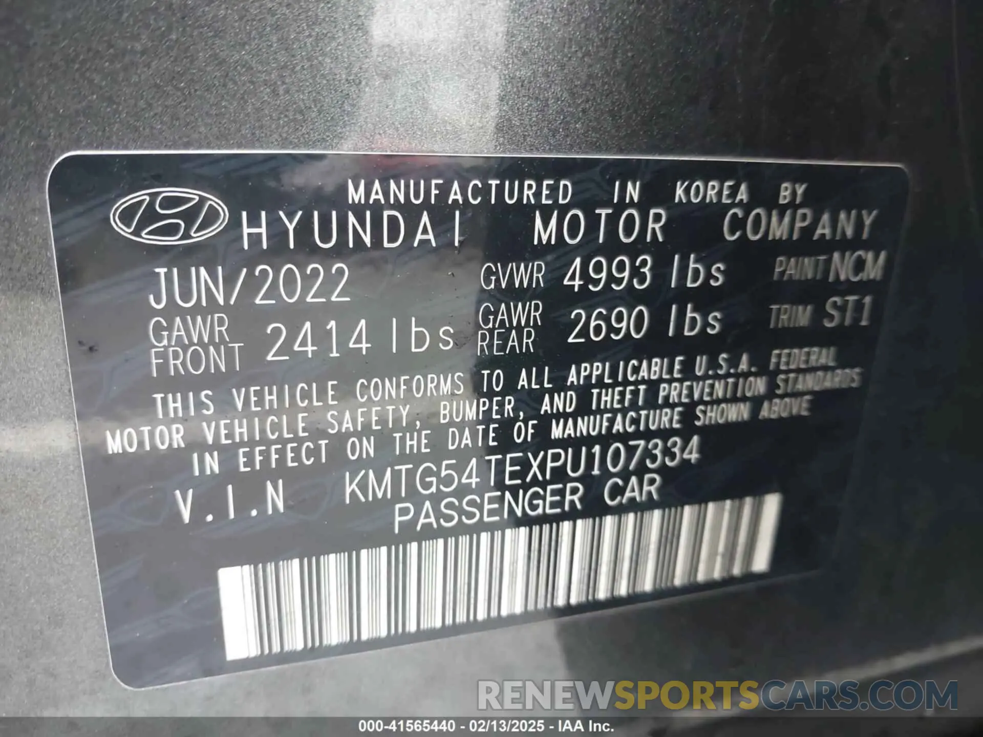 9 Photograph of a damaged car KMTG54TEXPU107334 GENESIS G70 2023