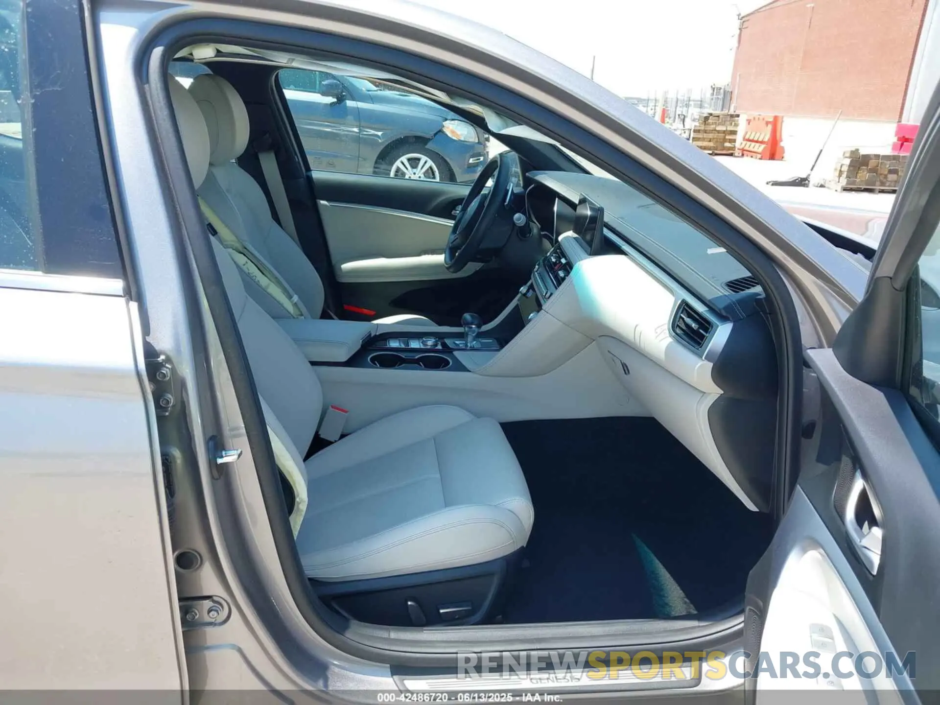 5 Photograph of a damaged car KMTG34SC0RU139993 GENESIS G70 2024