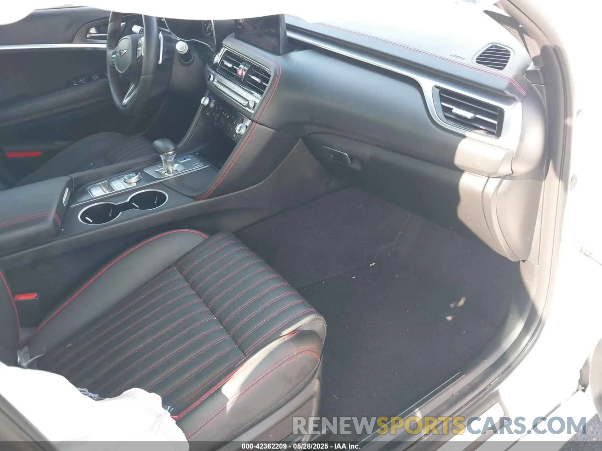 5 Photograph of a damaged car KMTG34SC9RU136400 GENESIS G70 2024