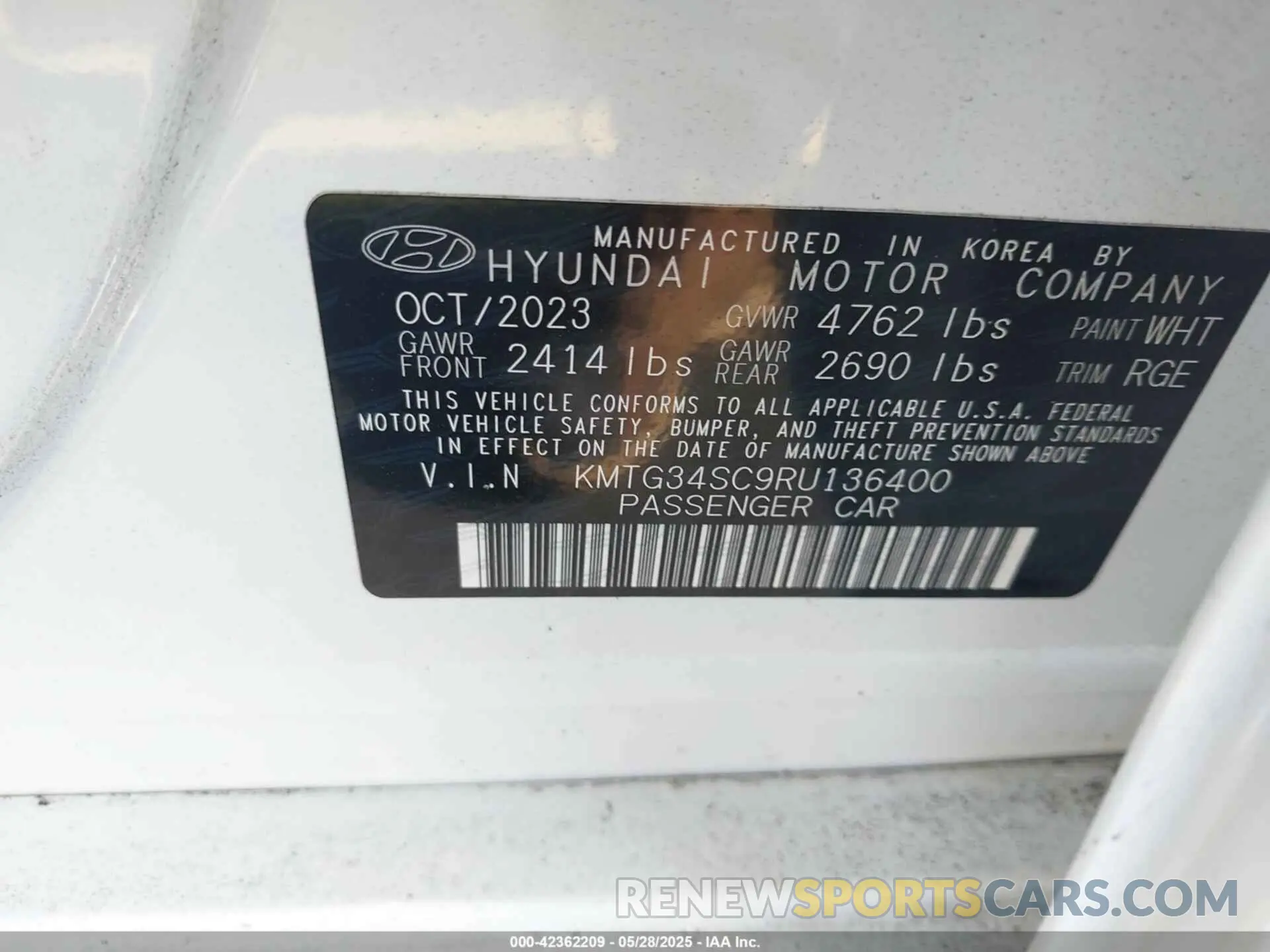 9 Photograph of a damaged car KMTG34SC9RU136400 GENESIS G70 2024