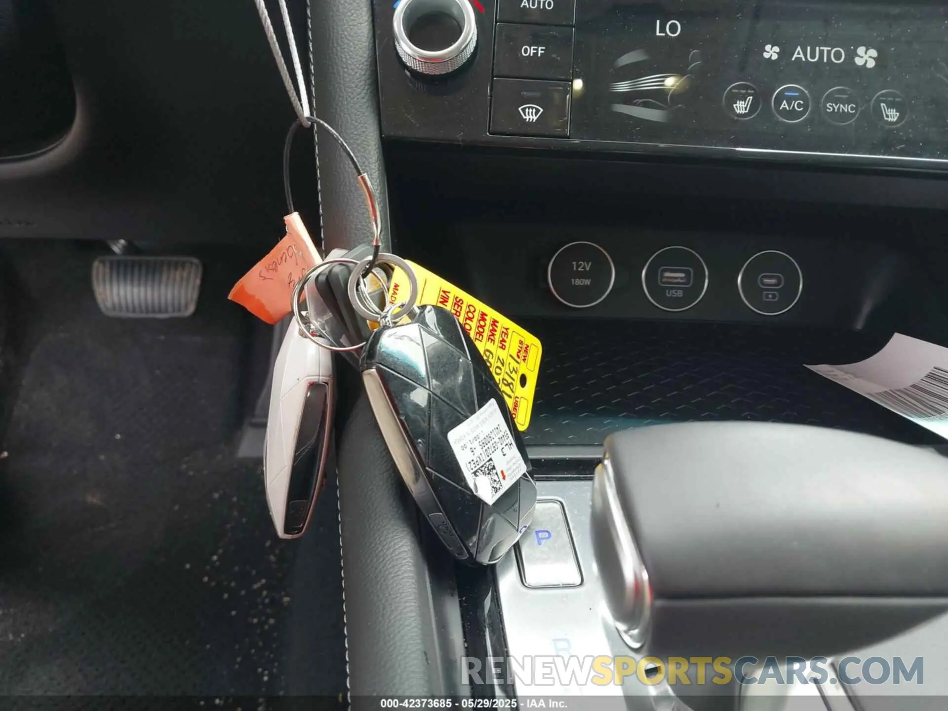 11 Photograph of a damaged car KMTG34SC2SU155702 GENESIS G70 2025