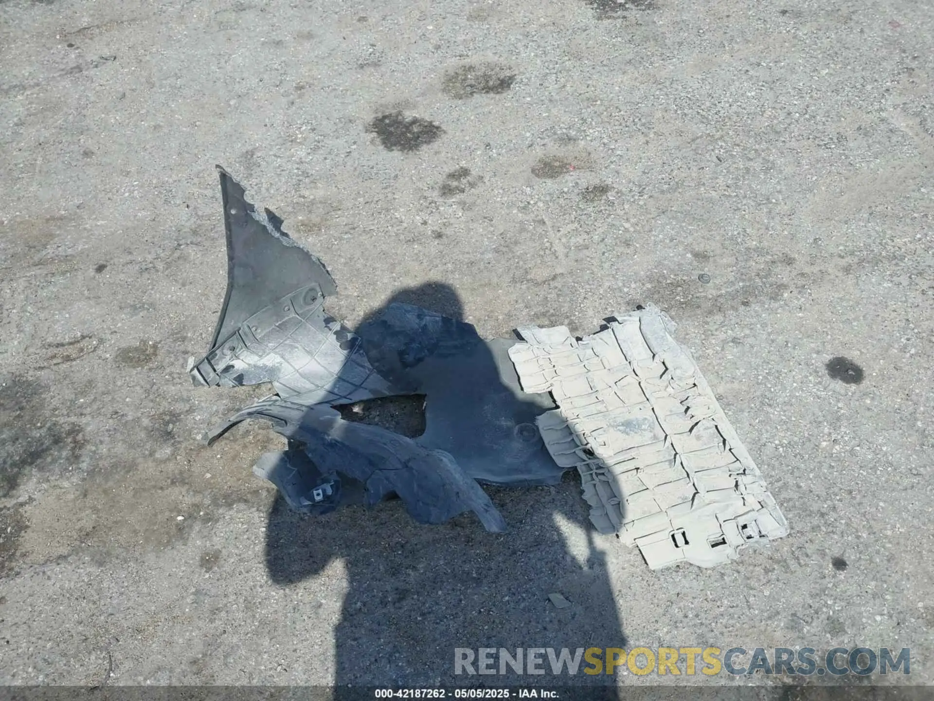11 Photograph of a damaged car KMTG34SC6SU143889 GENESIS G70 2025