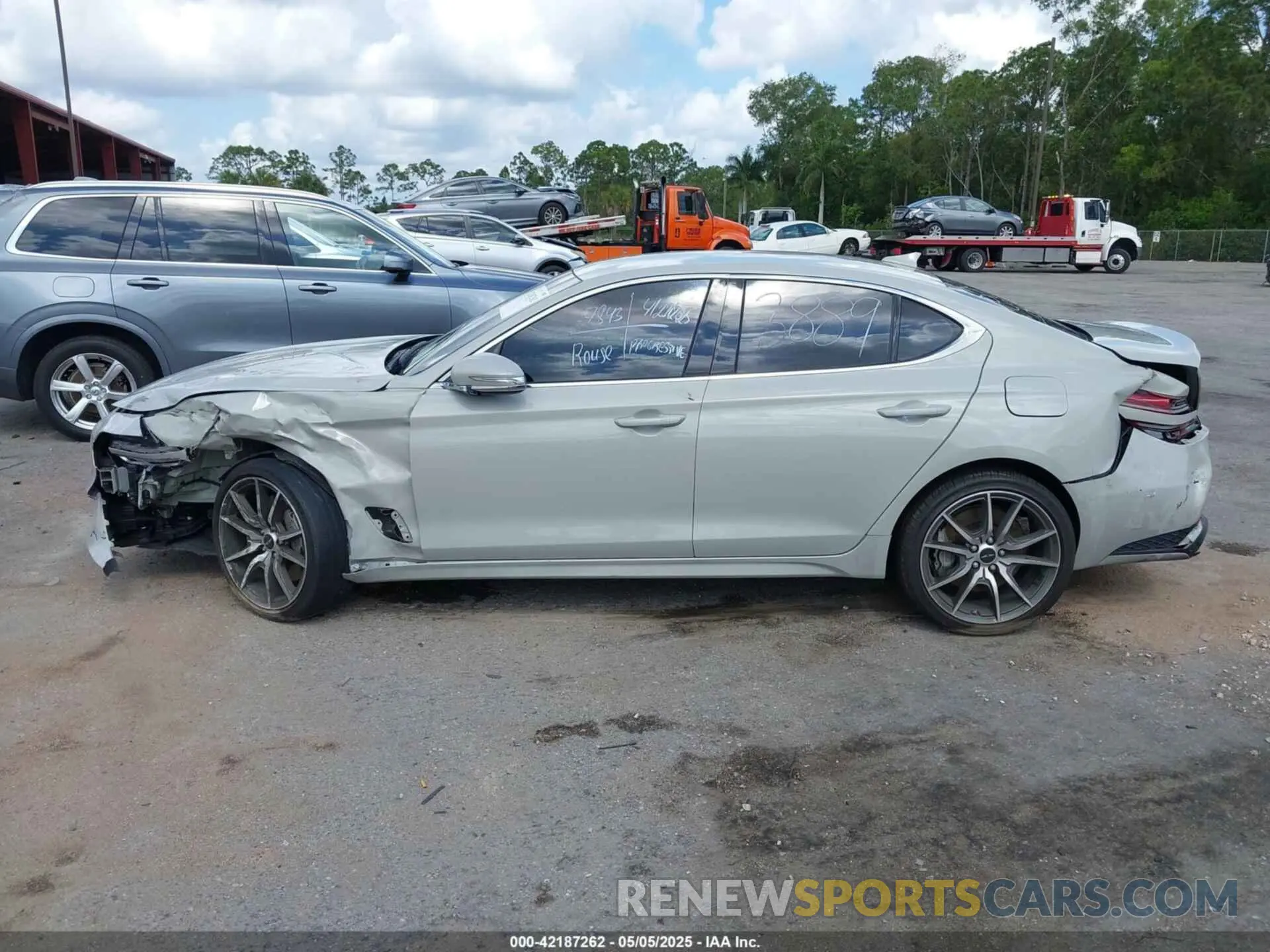 14 Photograph of a damaged car KMTG34SC6SU143889 GENESIS G70 2025