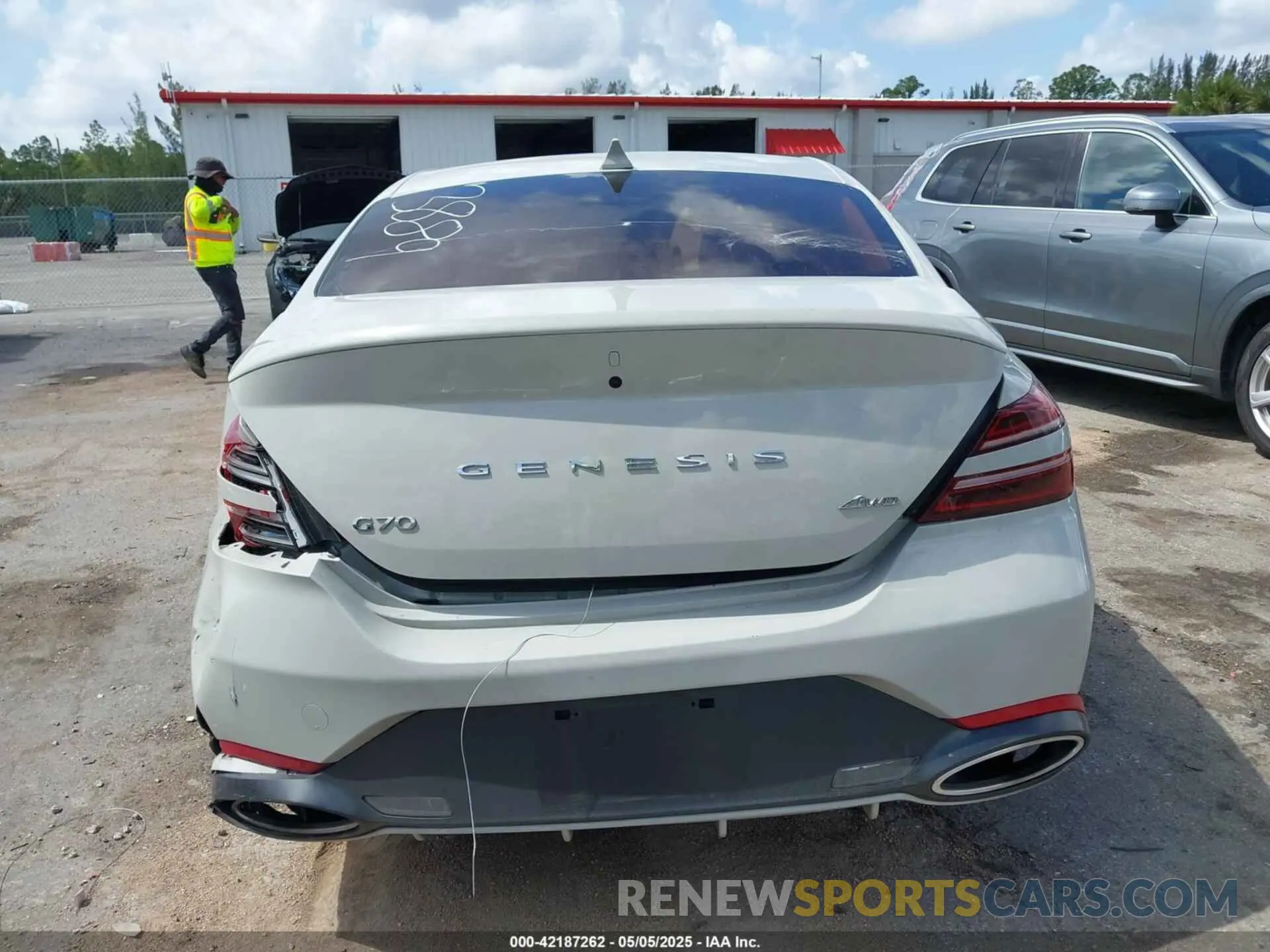 16 Photograph of a damaged car KMTG34SC6SU143889 GENESIS G70 2025