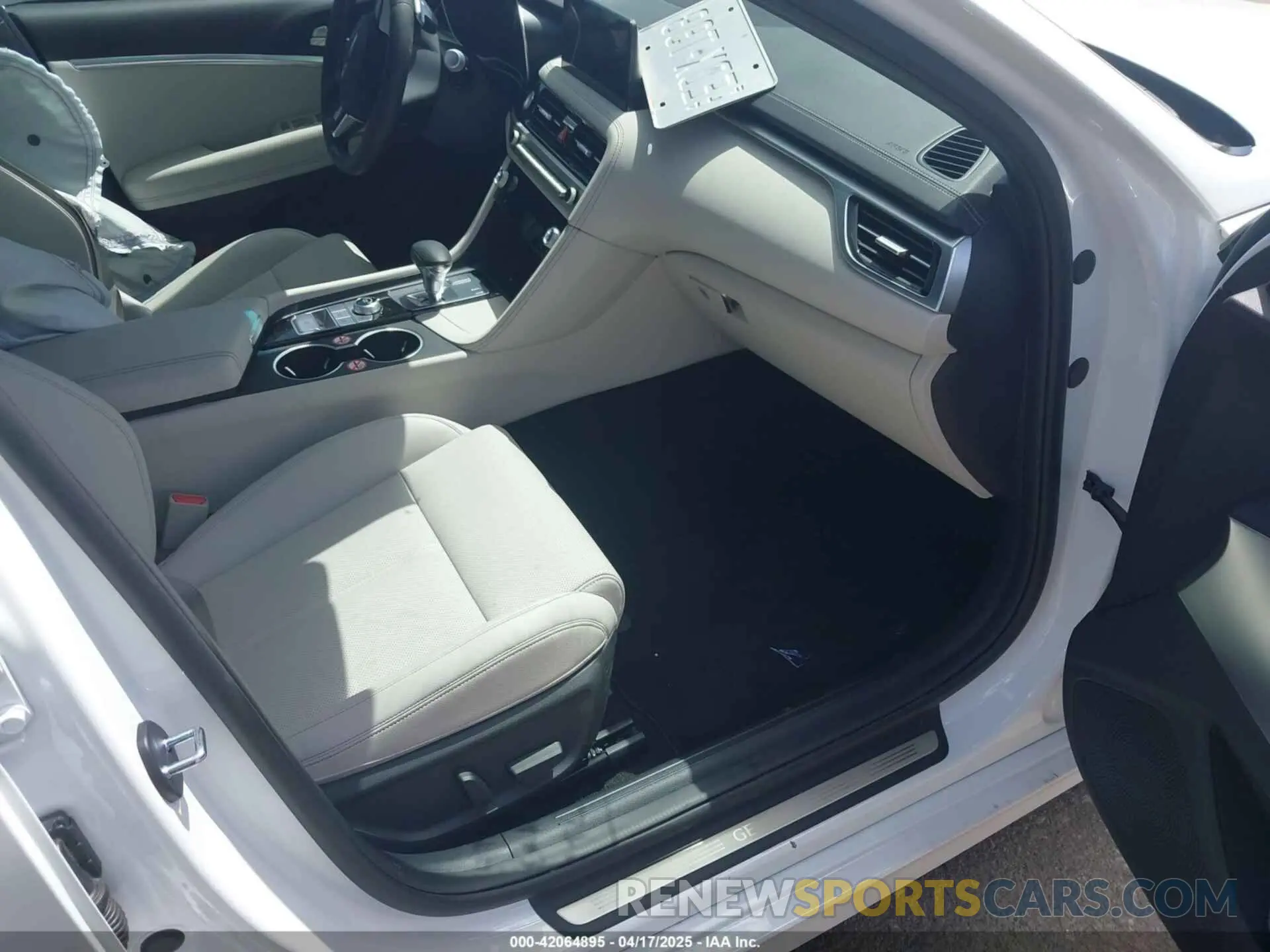5 Photograph of a damaged car KMTG34SC6SU155525 GENESIS G70 2025