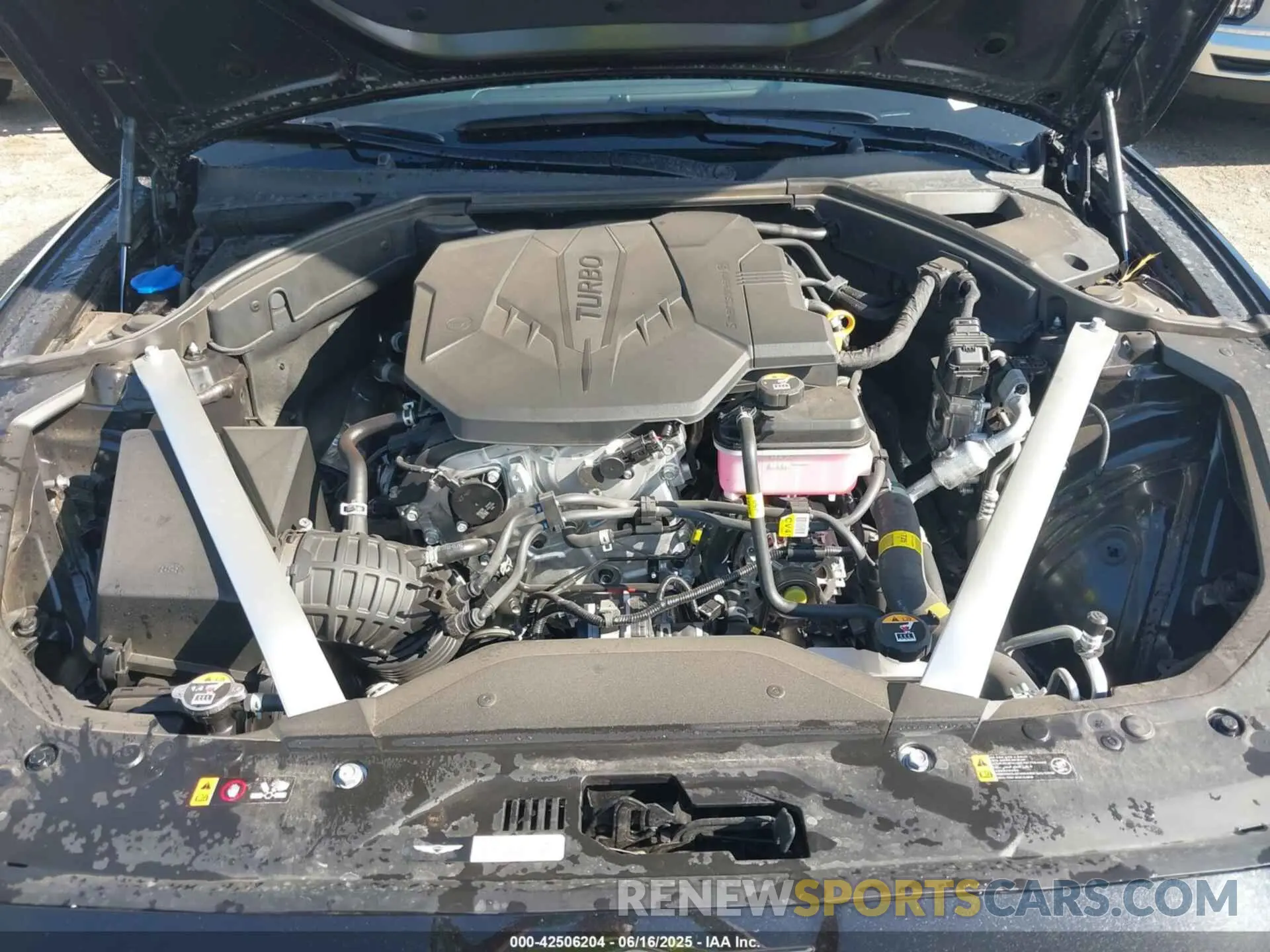 10 Photograph of a damaged car KMTG34SC9SU153977 GENESIS G70 2025