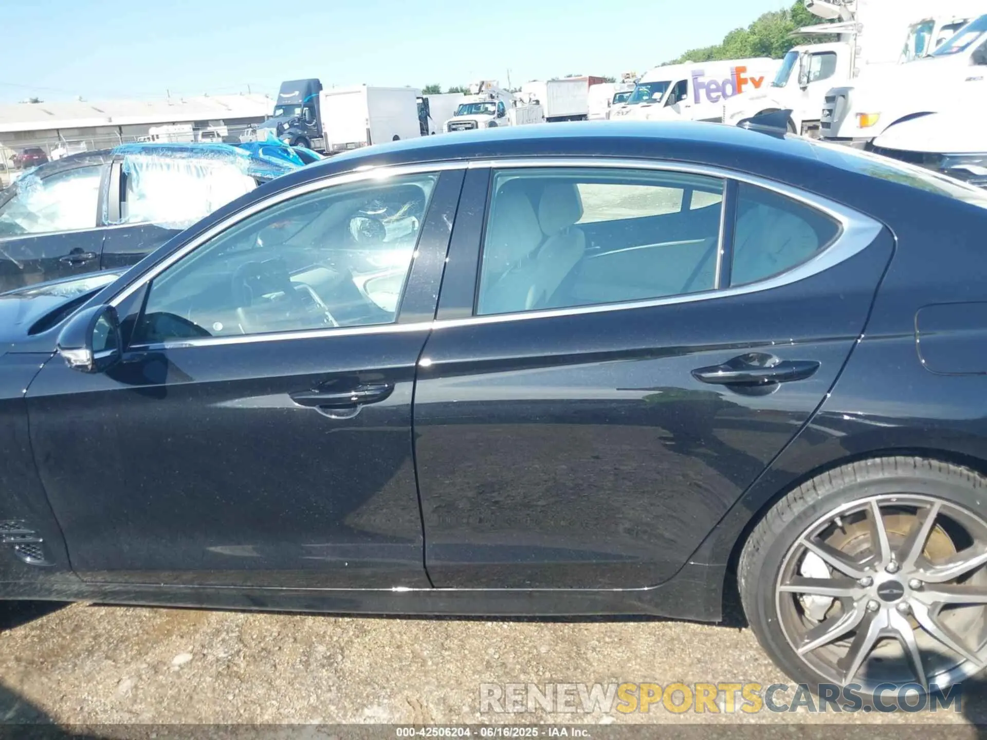 14 Photograph of a damaged car KMTG34SC9SU153977 GENESIS G70 2025