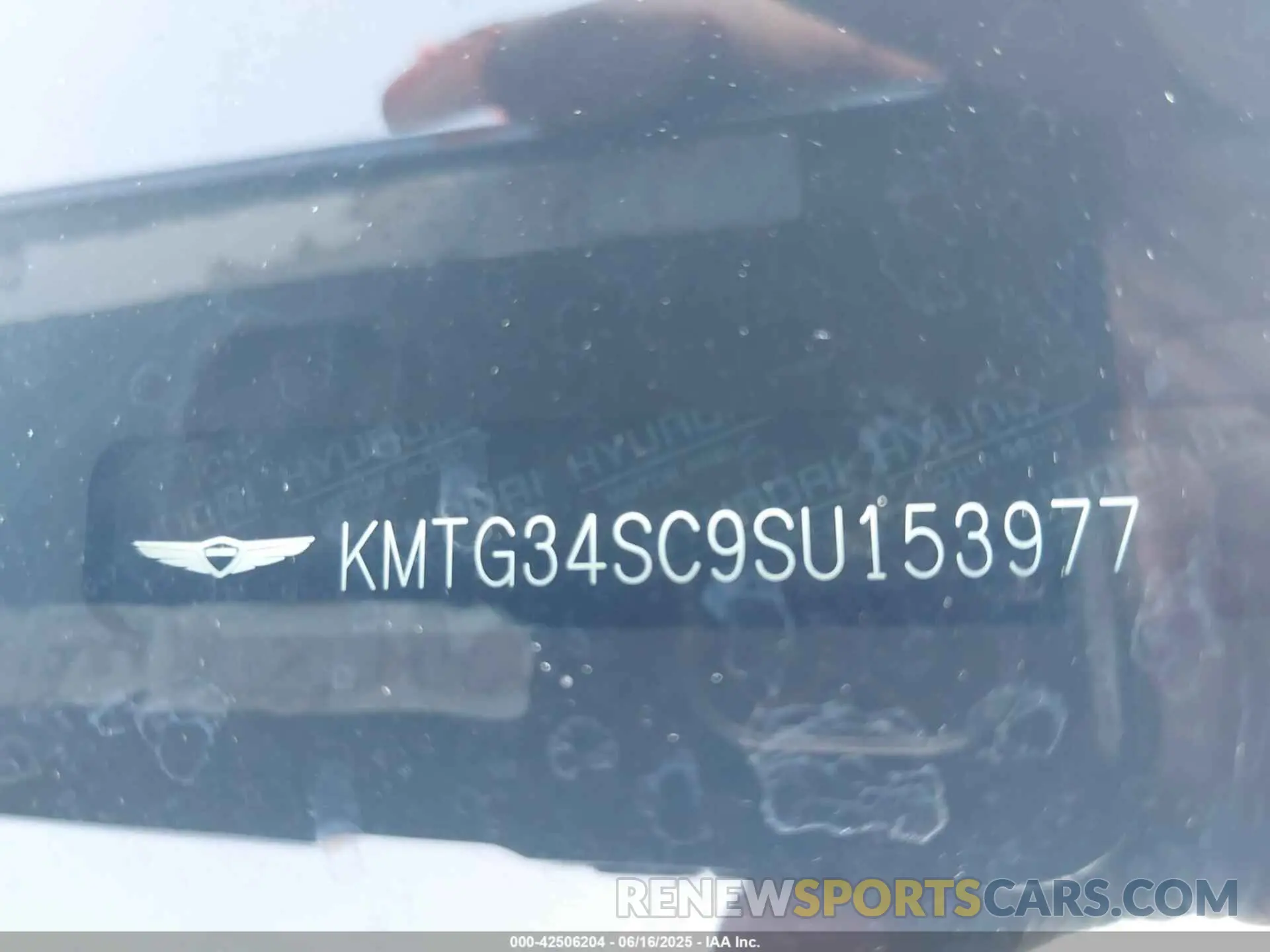 9 Photograph of a damaged car KMTG34SC9SU153977 GENESIS G70 2025