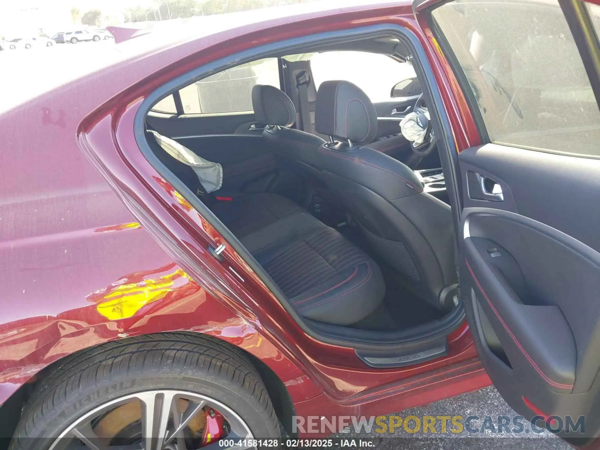 8 Photograph of a damaged car KMTG34SCXSU149985 GENESIS G70 2025