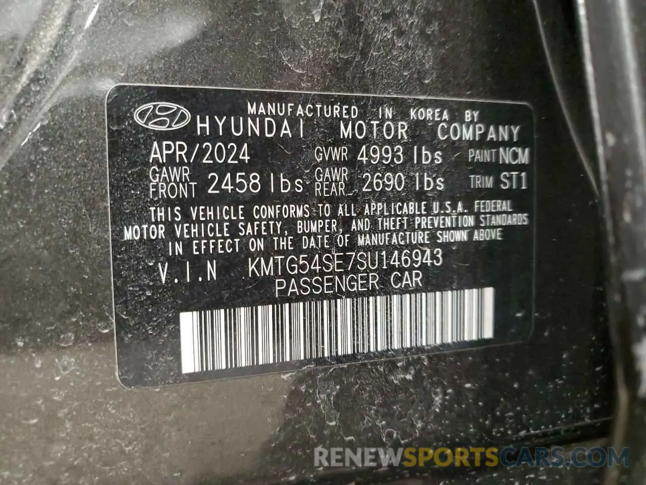 14 Photograph of a damaged car KMTG54SE7SU146943 GENESIS G70 2025