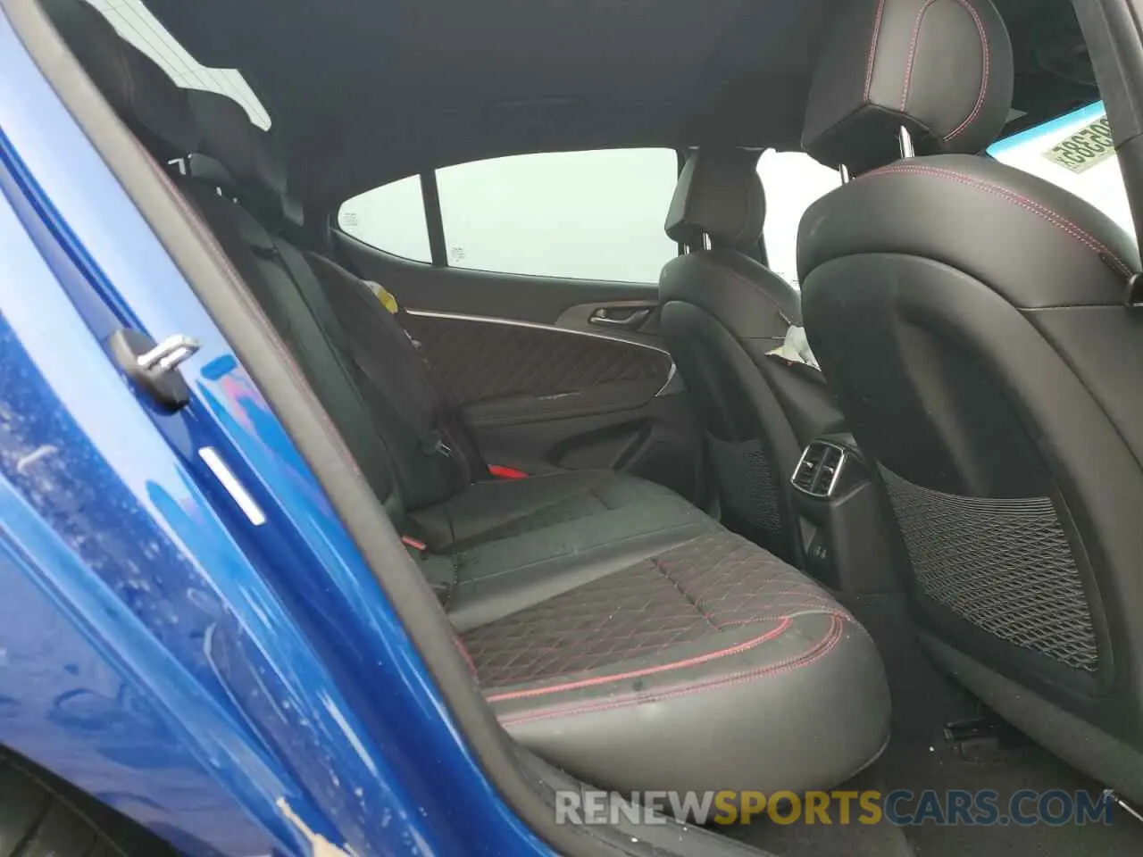 10 Photograph of a damaged car KMTG54SEXSU147021 GENESIS G70 2025