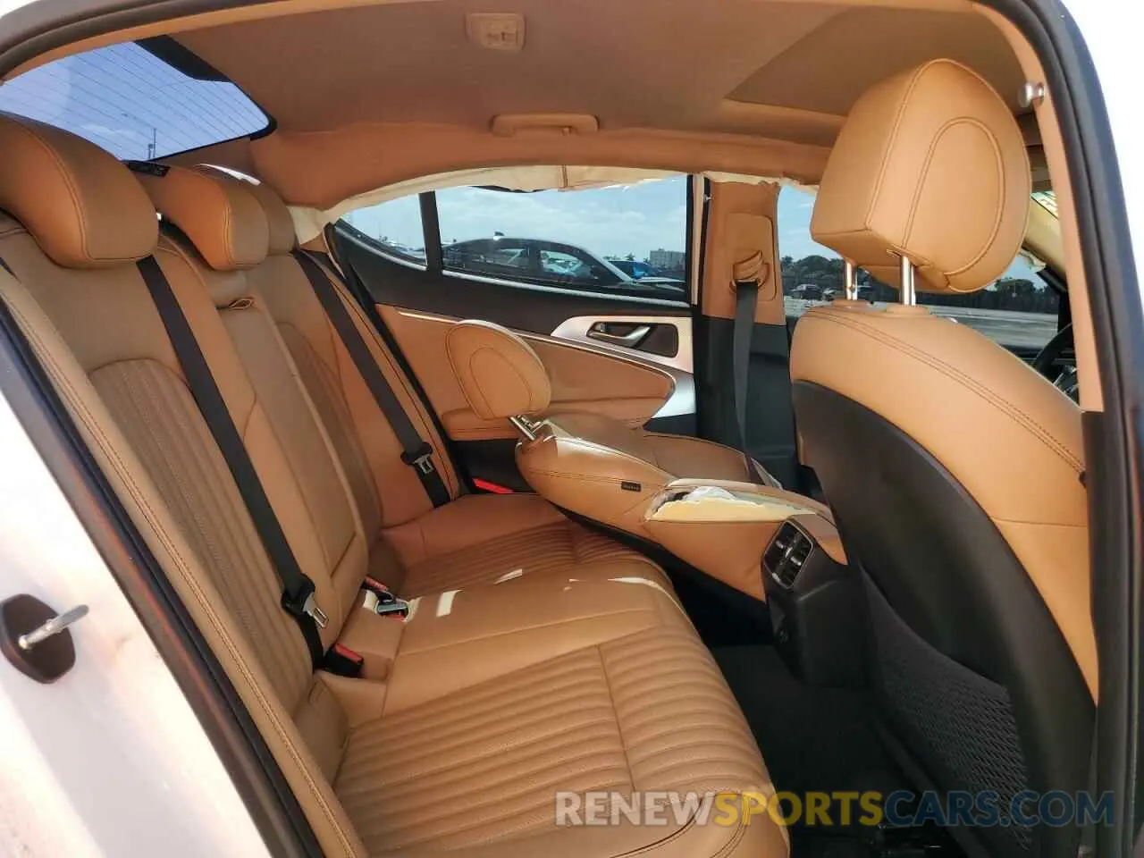 10 Photograph of a damaged car KMTG34TA2NU096216 GENESIS G70 BASE 2022