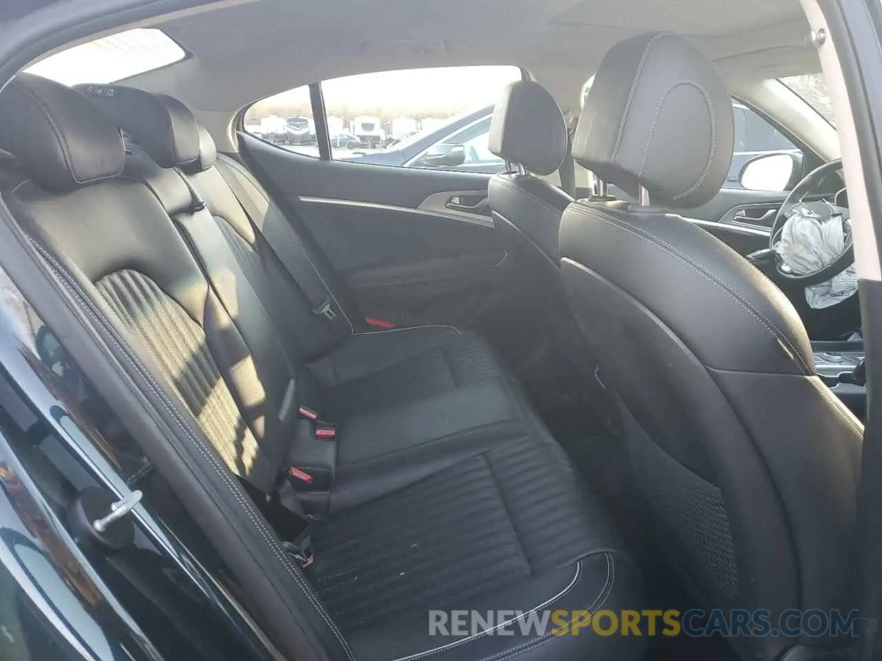 10 Photograph of a damaged car KMTG34TA7NU089729 GENESIS G70 BASE 2022