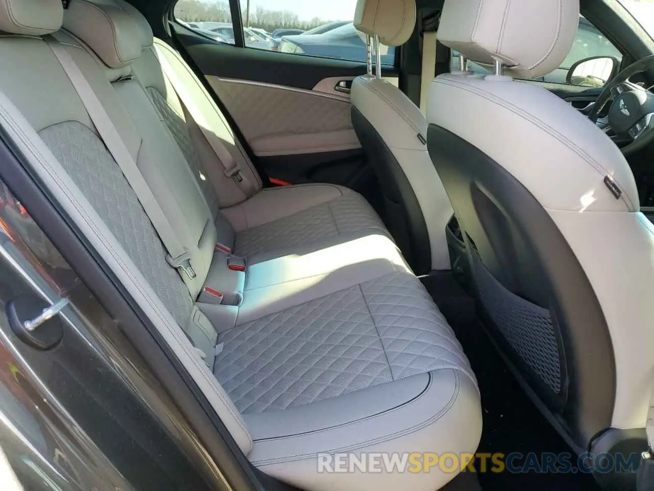 10 Photograph of a damaged car KMTG54TE2NU101752 GENESIS G70 BASE 2022