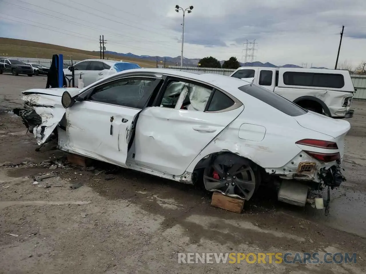 2 Photograph of a damaged car KMTG54TE3NU102585 GENESIS G70 BASE 2022