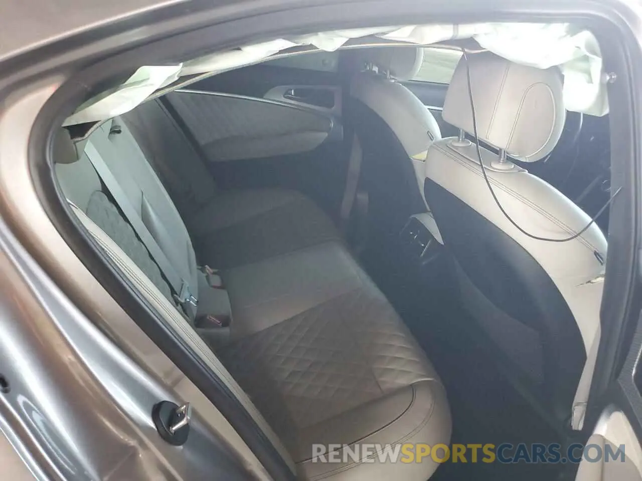 10 Photograph of a damaged car KMTG54TE8NU090398 GENESIS G70 BASE 2022