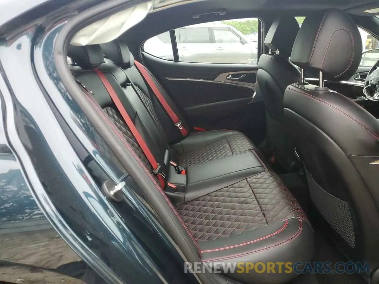 10 Photograph of a damaged car KMTG54TEXNU083193 GENESIS G70 BASE 2022