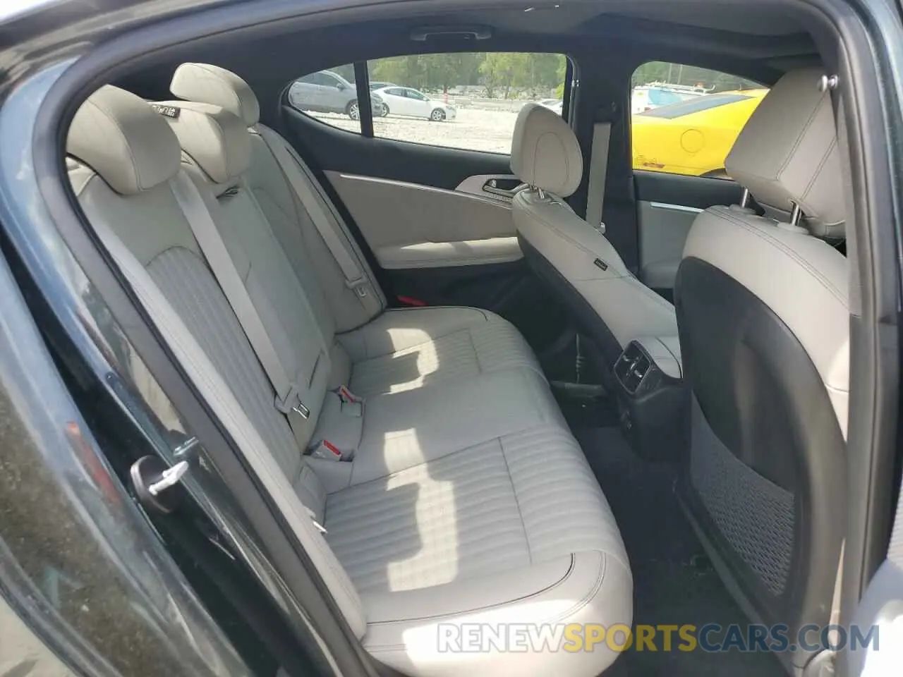 10 Photograph of a damaged car KMTG34TA4PU120566 GENESIS G70 BASE 2023