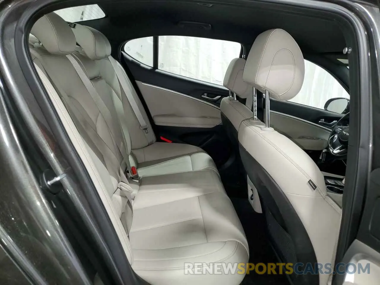 10 Photograph of a damaged car KMTG34TA9PU126959 GENESIS G70 BASE 2023