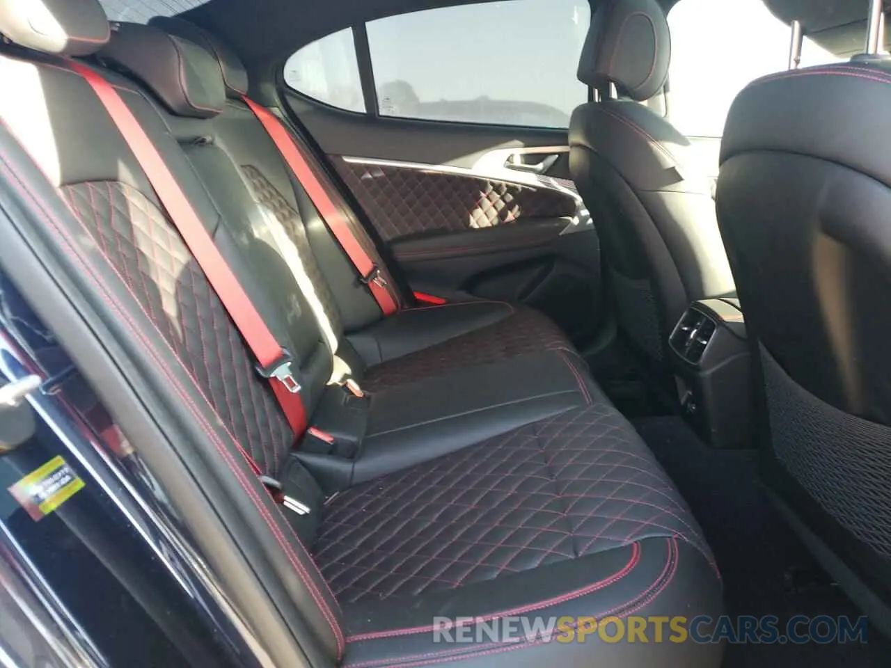 10 Photograph of a damaged car KMTG54TE1PU123941 GENESIS G70 BASE 2023