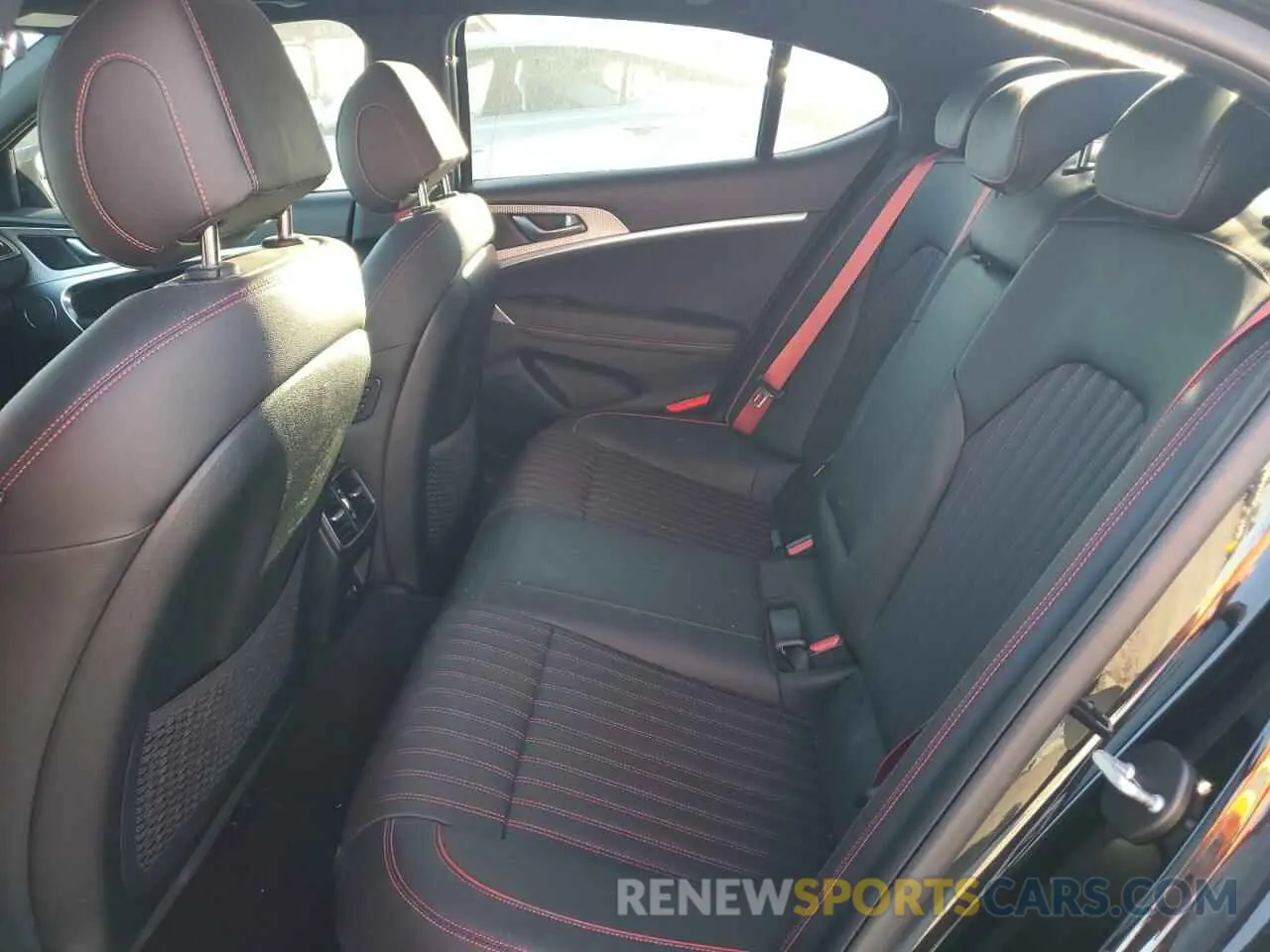 10 Photograph of a damaged car KMTG54TEXPU126756 GENESIS G70 BASE 2023