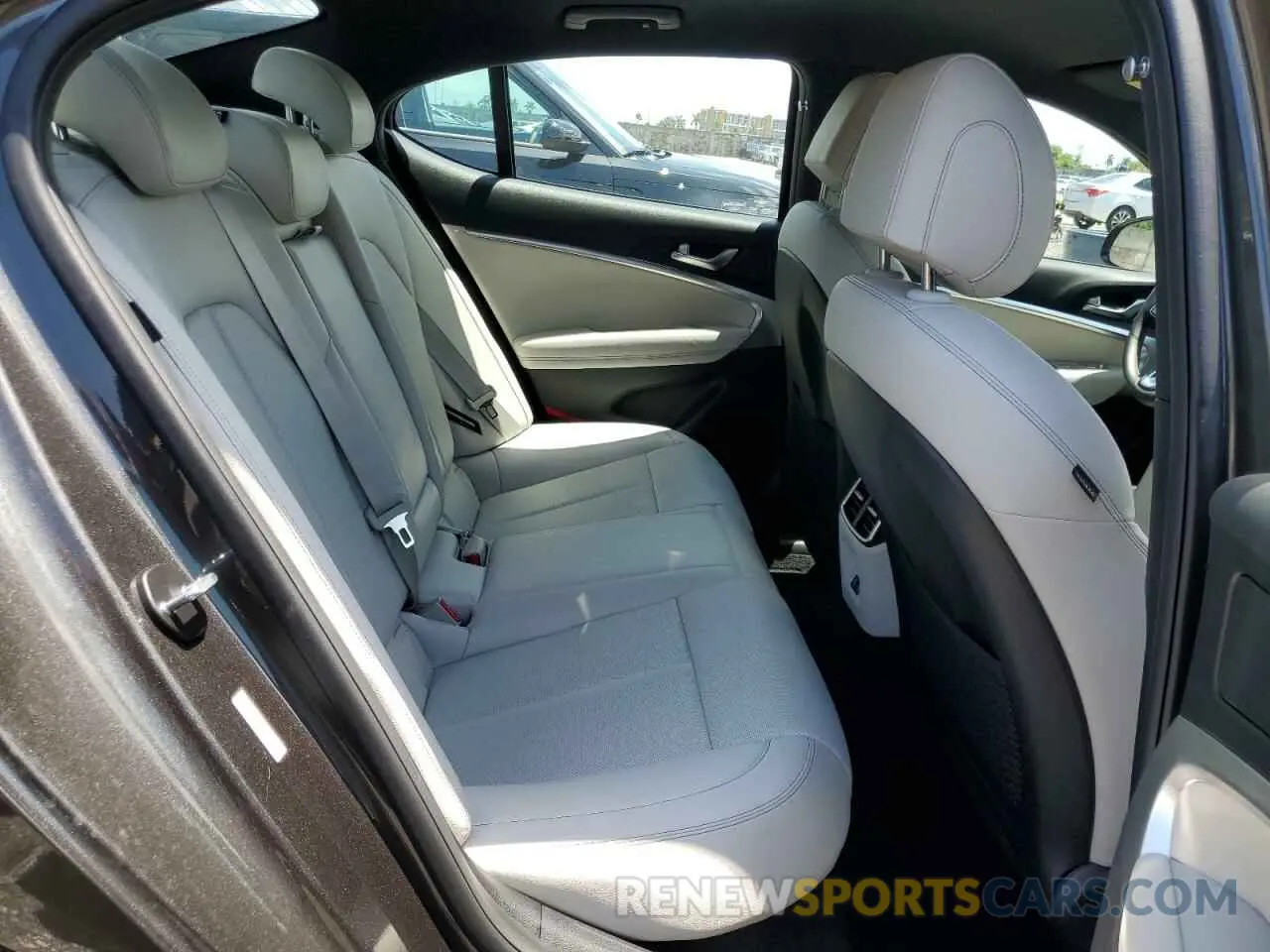 10 Photograph of a damaged car KMTG34SC0SU152877 GENESIS G70 BASE 2025