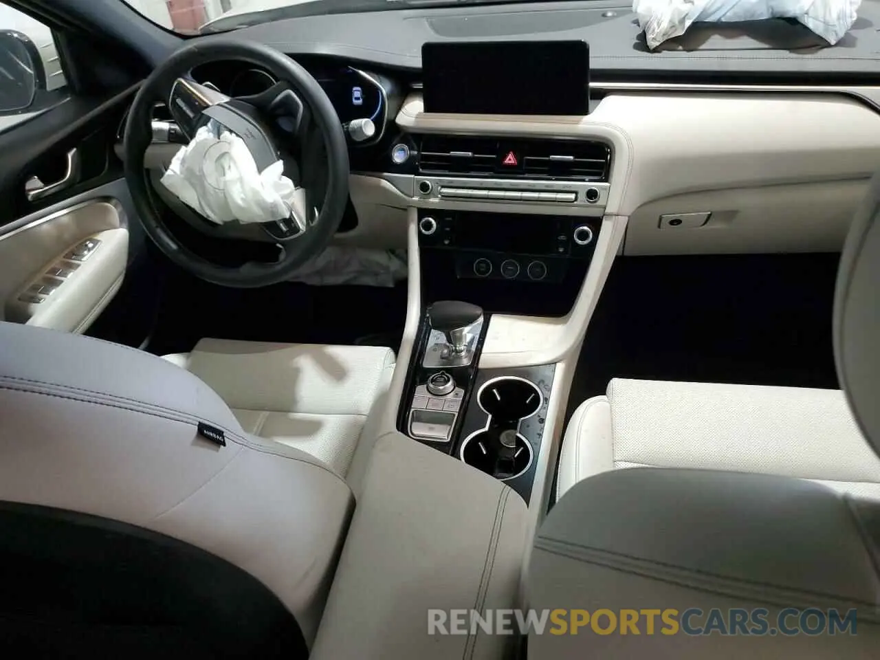 8 Photograph of a damaged car KMTG34SC2SU151147 GENESIS G70 BASE 2025