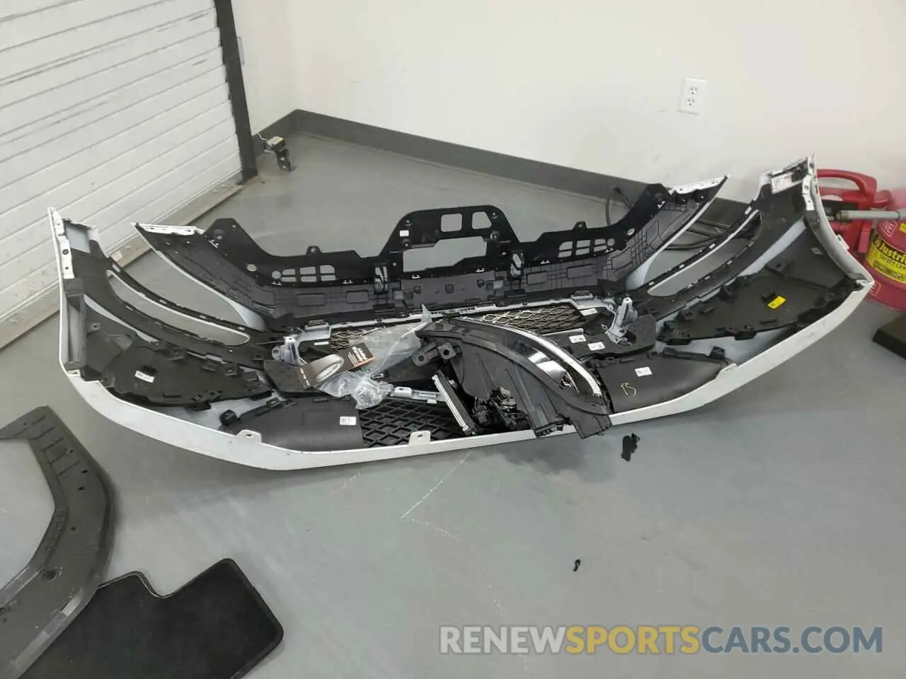 12 Photograph of a damaged car KMTG34SC4SU149464 GENESIS G70 BASE 2025