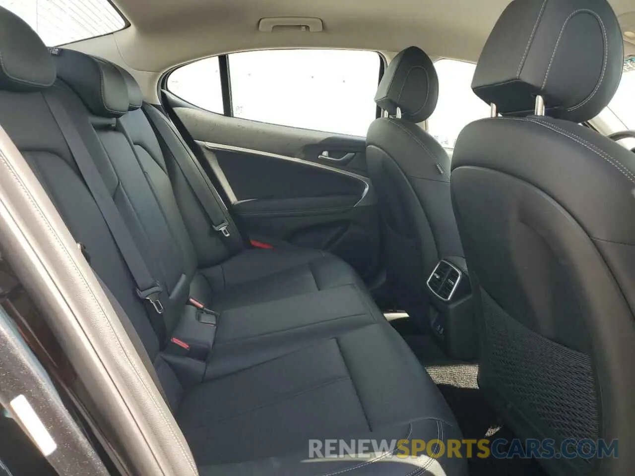 10 Photograph of a damaged car KMTG34SC6SU154908 GENESIS G70 BASE 2025