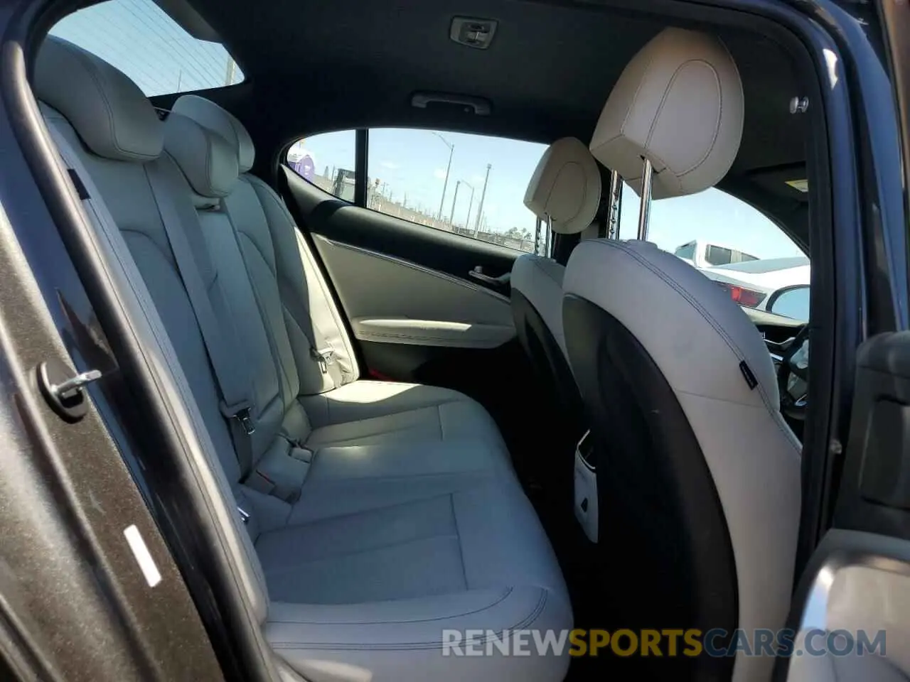 10 Photograph of a damaged car KMTG34SC8SU155736 GENESIS G70 BASE 2025