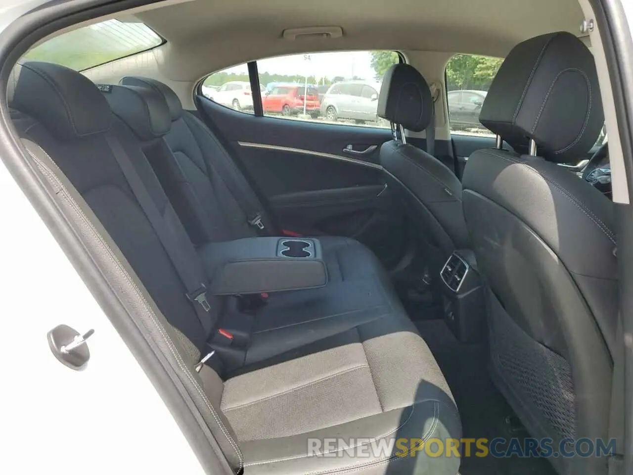 10 Photograph of a damaged car KMTG34SC9SU156684 GENESIS G70 BASE 2025