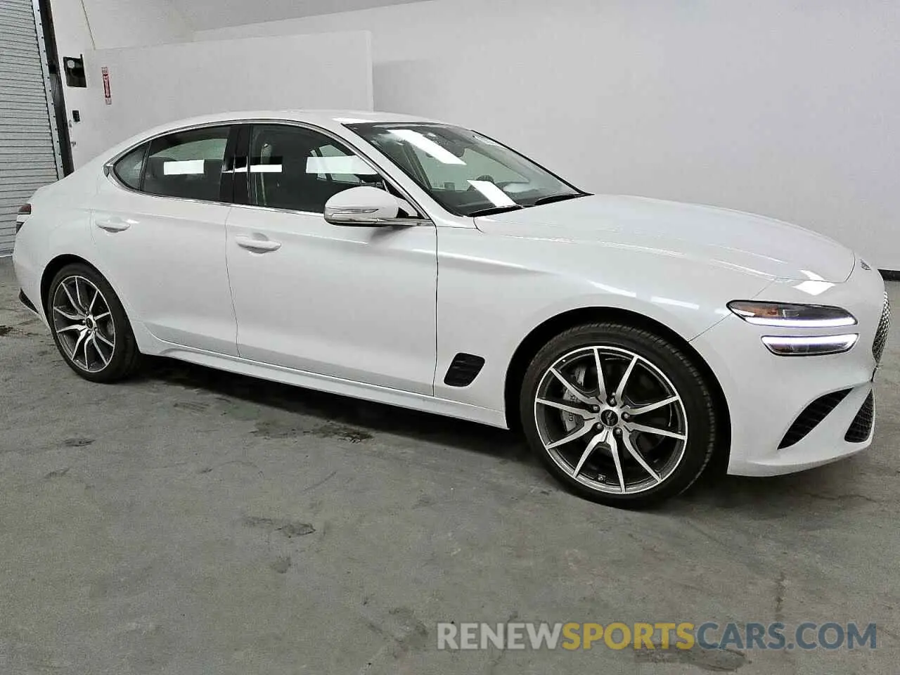 4 Photograph of a damaged car KMTG34SCXSU152000 GENESIS G70 BASE 2025