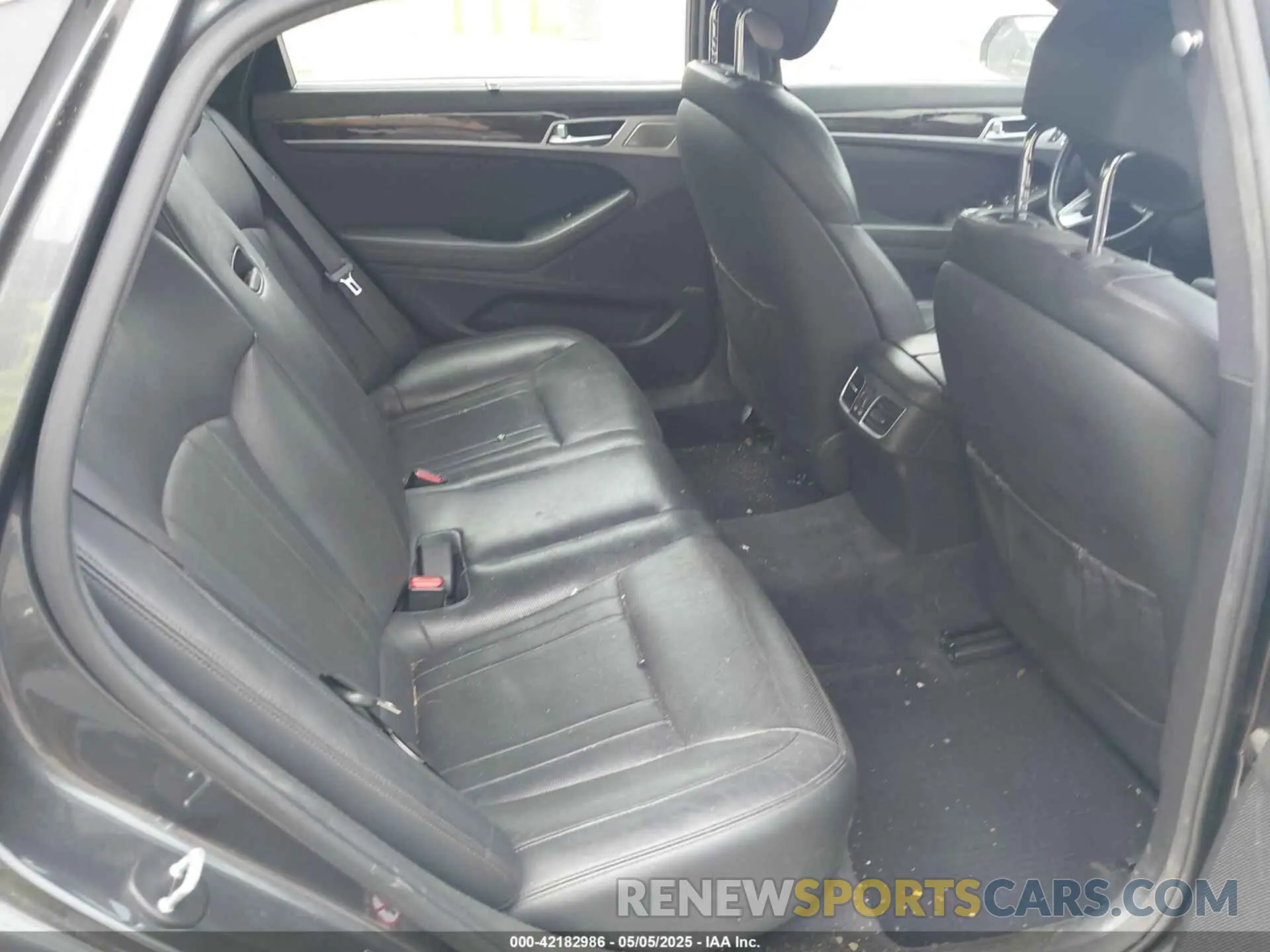 8 Photograph of a damaged car KMHGN4JE1KU287647 GENESIS G80 2019