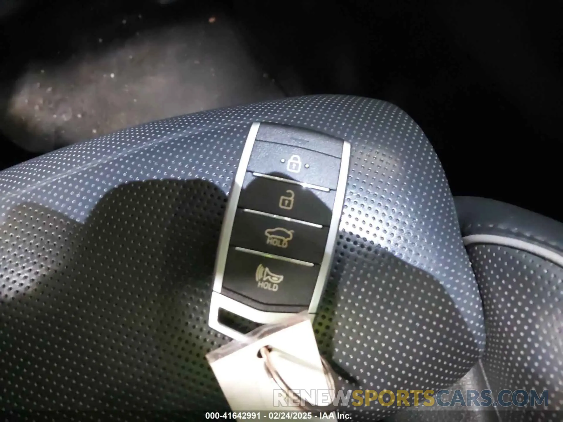 11 Photograph of a damaged car KMHGN4JE4KU299355 GENESIS G80 2019